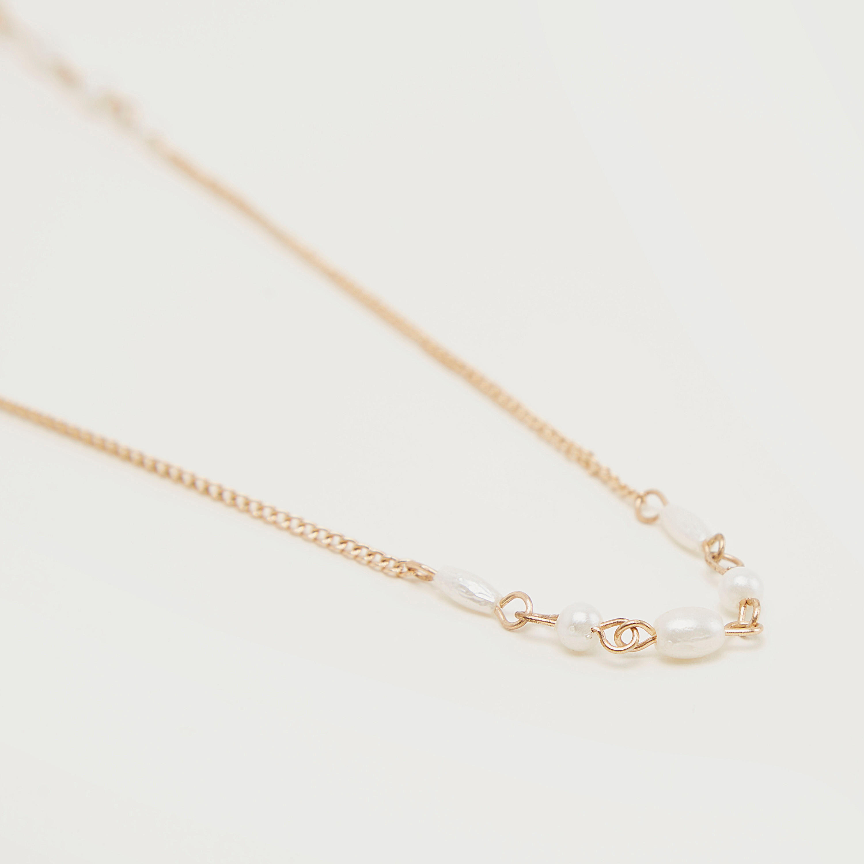 عقد ميتاليك مزّين بمشبك إغلاق-women-watchesandjewellery-jewellery-necklacesandpendants-image-4