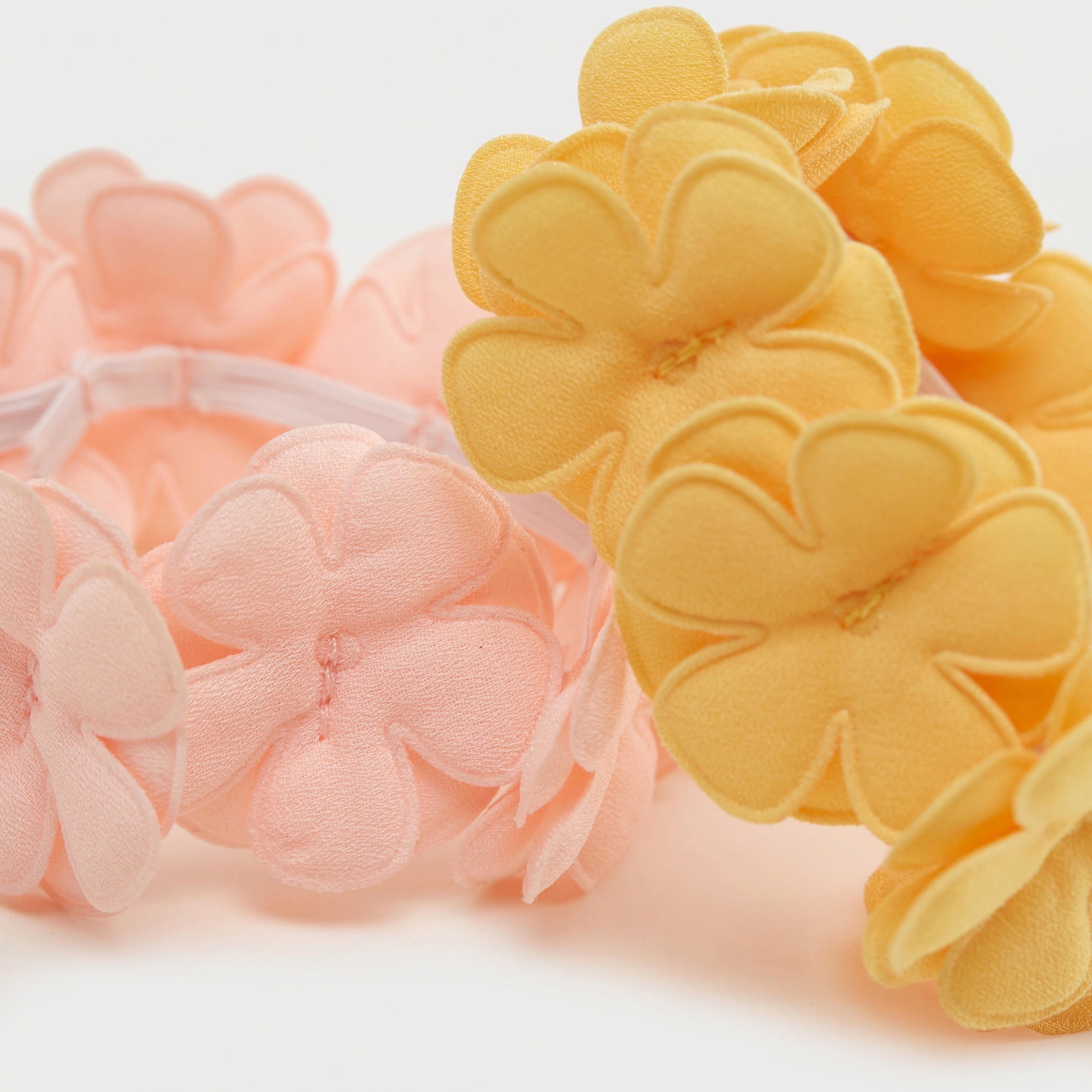 ربطة شعر مطّاطيّة بزخارف أزهار - طقم من 2-women-hairaccessories-image-4