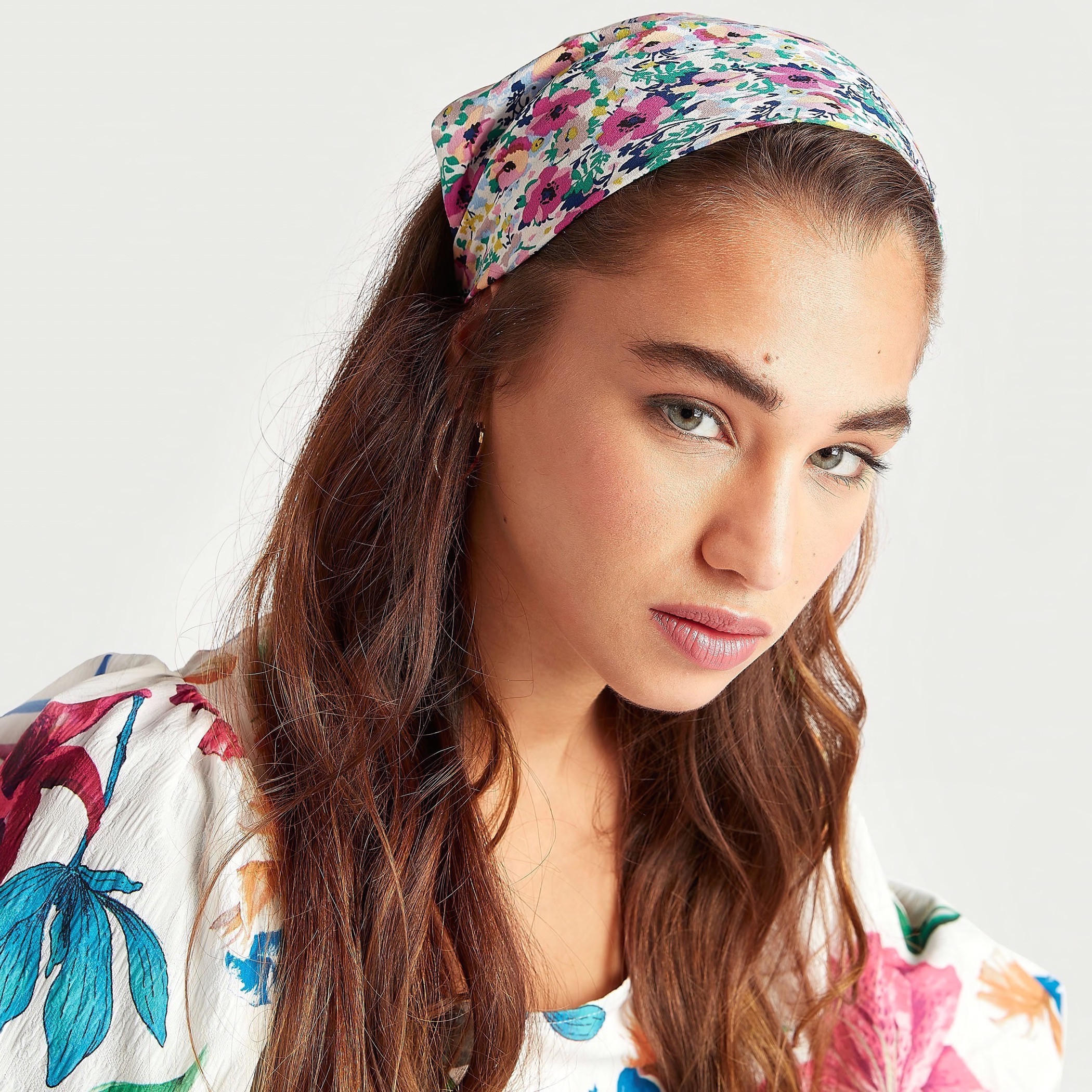 باندانا بطبعات أزهار وحزام مطاطي-women-hairaccessories-image-4