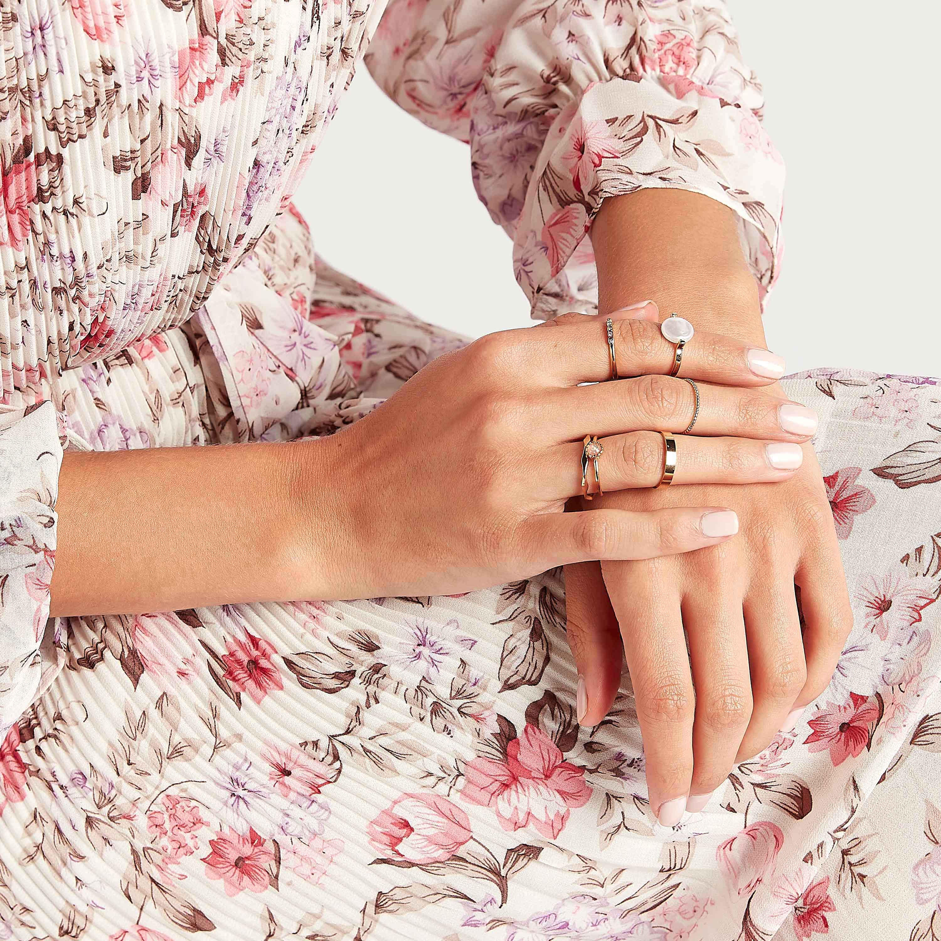 خواتم مزيّنة - طقم من 6-women-watchesandjewellery-jewellery-rings-image-2