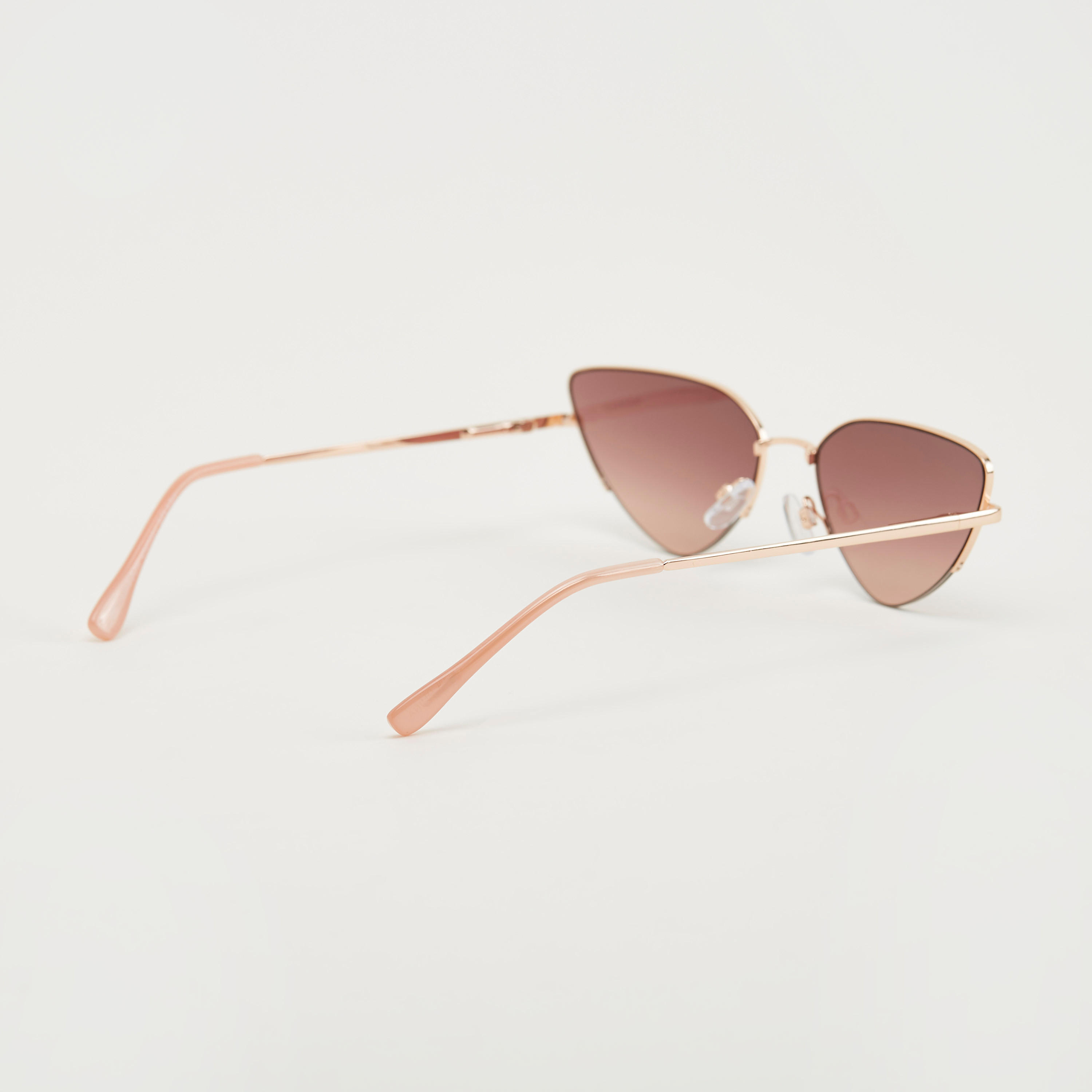 نظّارة شمسيّة بإطار عين قطة وعدسات ملوّنة ووسادات أنف-women-sunglasses-image-4