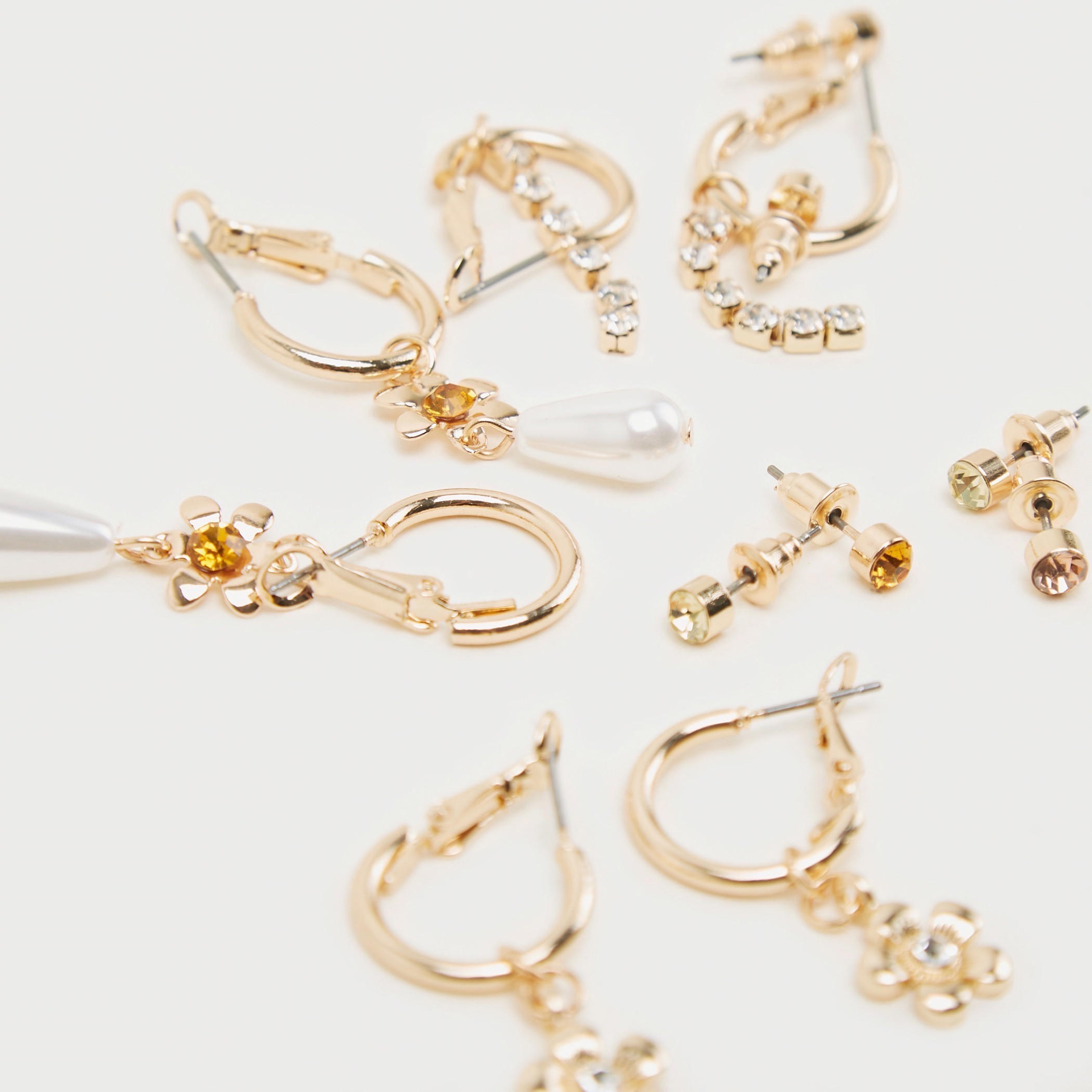 حلقان بتزيينات متنوعة - طقم من 6-women-watchesandjewellery-jewellery-earrings-image-3