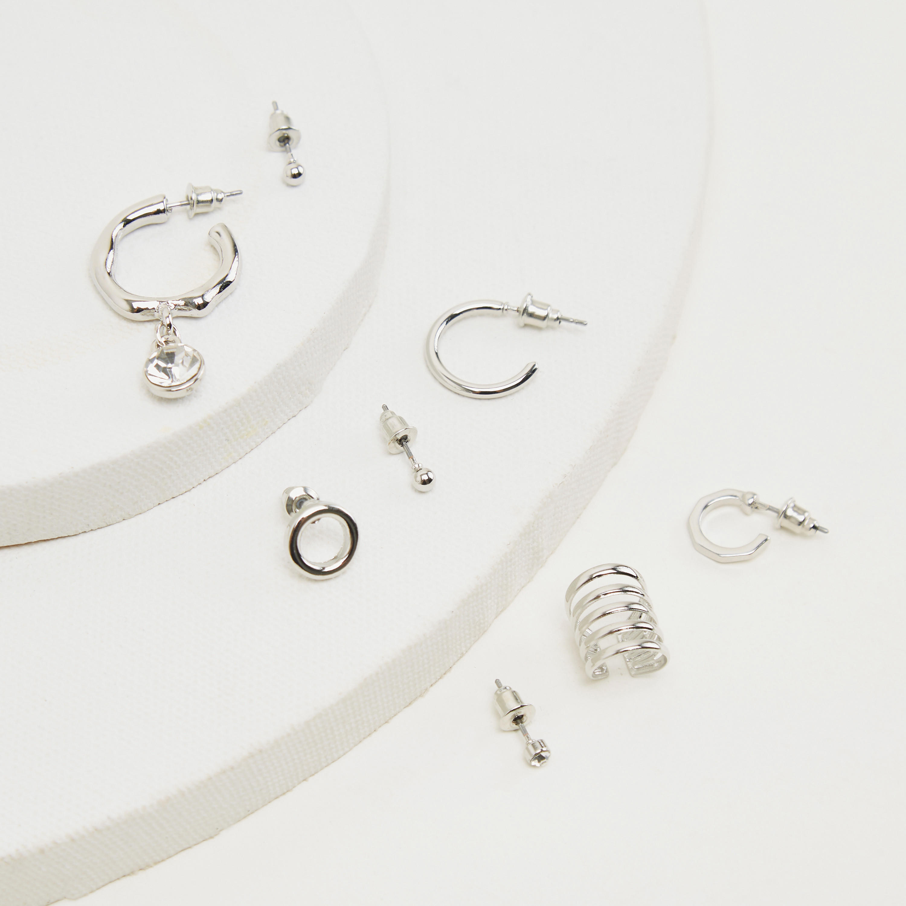 حلقان بتزيينات متنوعة - طقم من 8-women-watchesandjewellery-jewellery-earrings-image-4