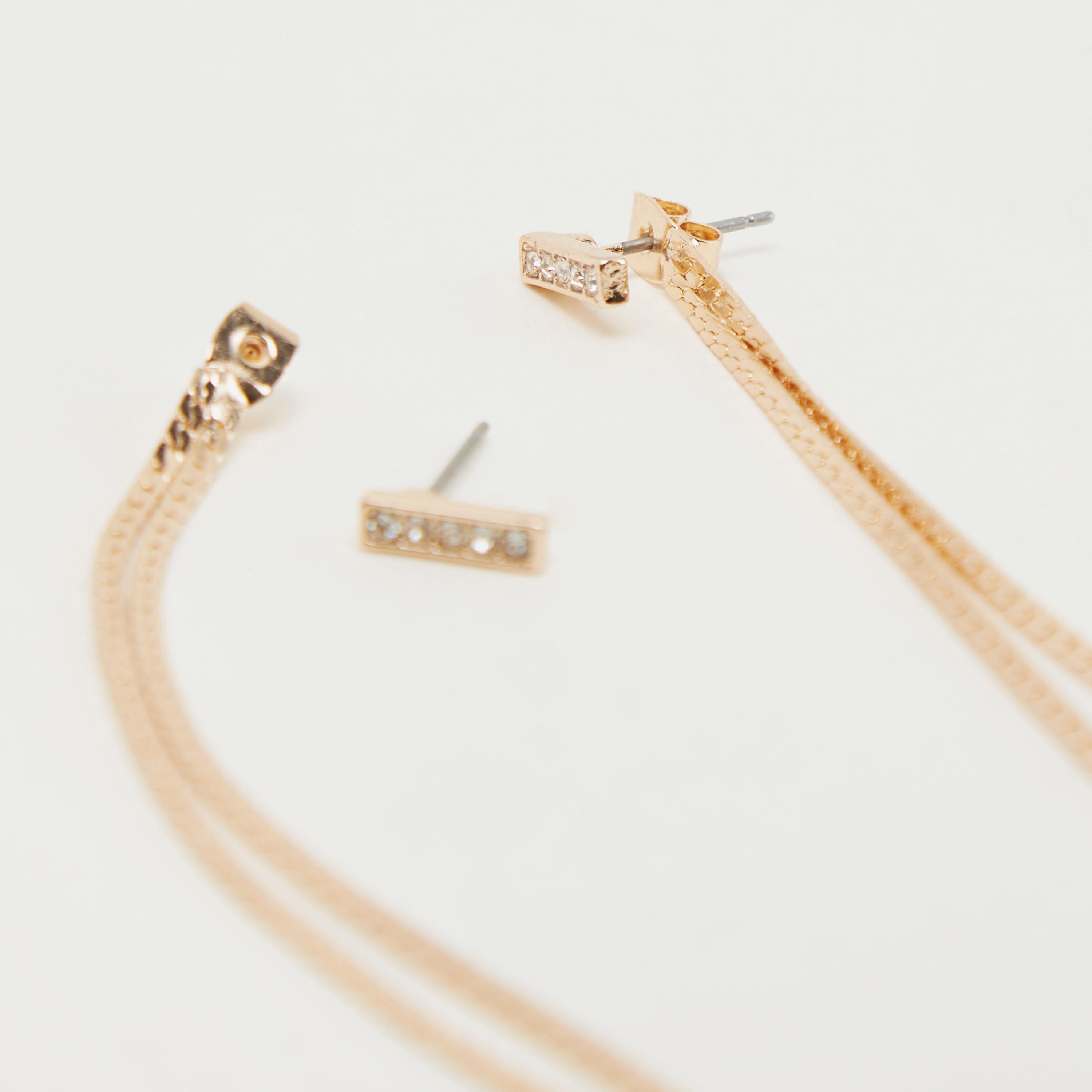 حلقان متدليّة مزيّنة بمكبس إغلاق خلفي-women-watchesandjewellery-jewellery-earrings-image-1