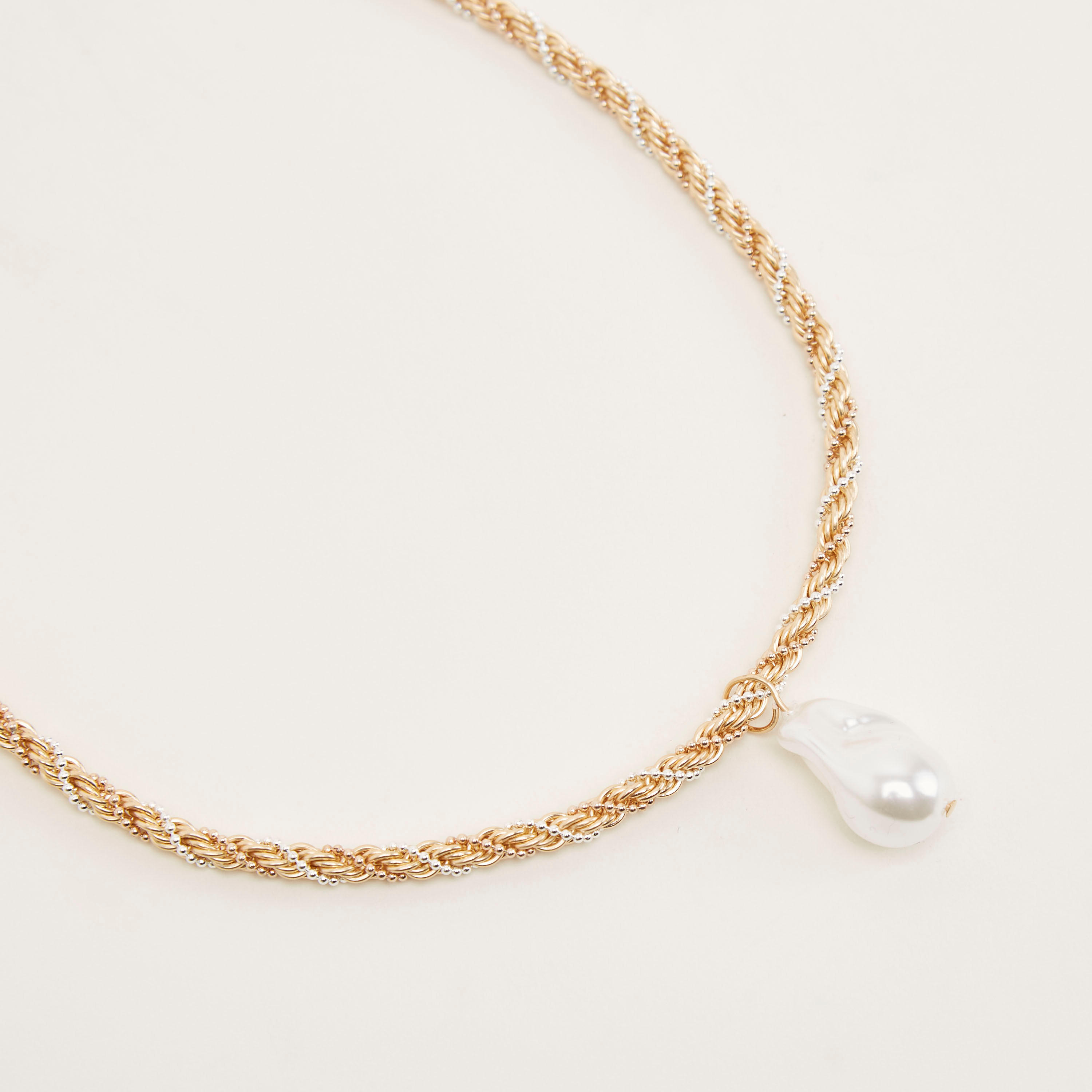 عقد ميتاليك بدلاية على شكل دمعة-women-watchesandjewellery-jewellery-necklacesandpendants-image-1