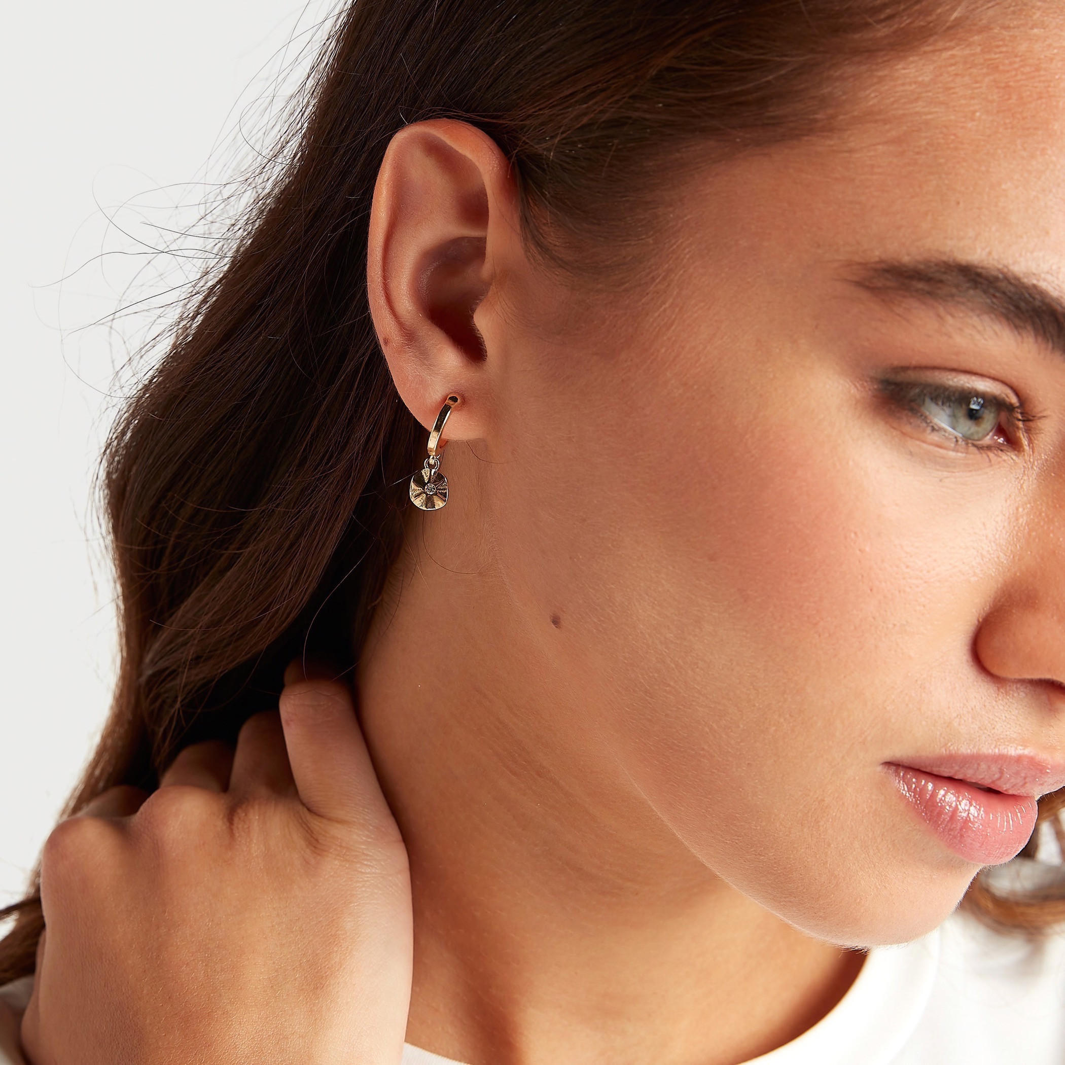 حلقان مزيّنة بمكبس إغلاق - طقم من 6-women-watchesandjewellery-jewellery-earrings-image-2
