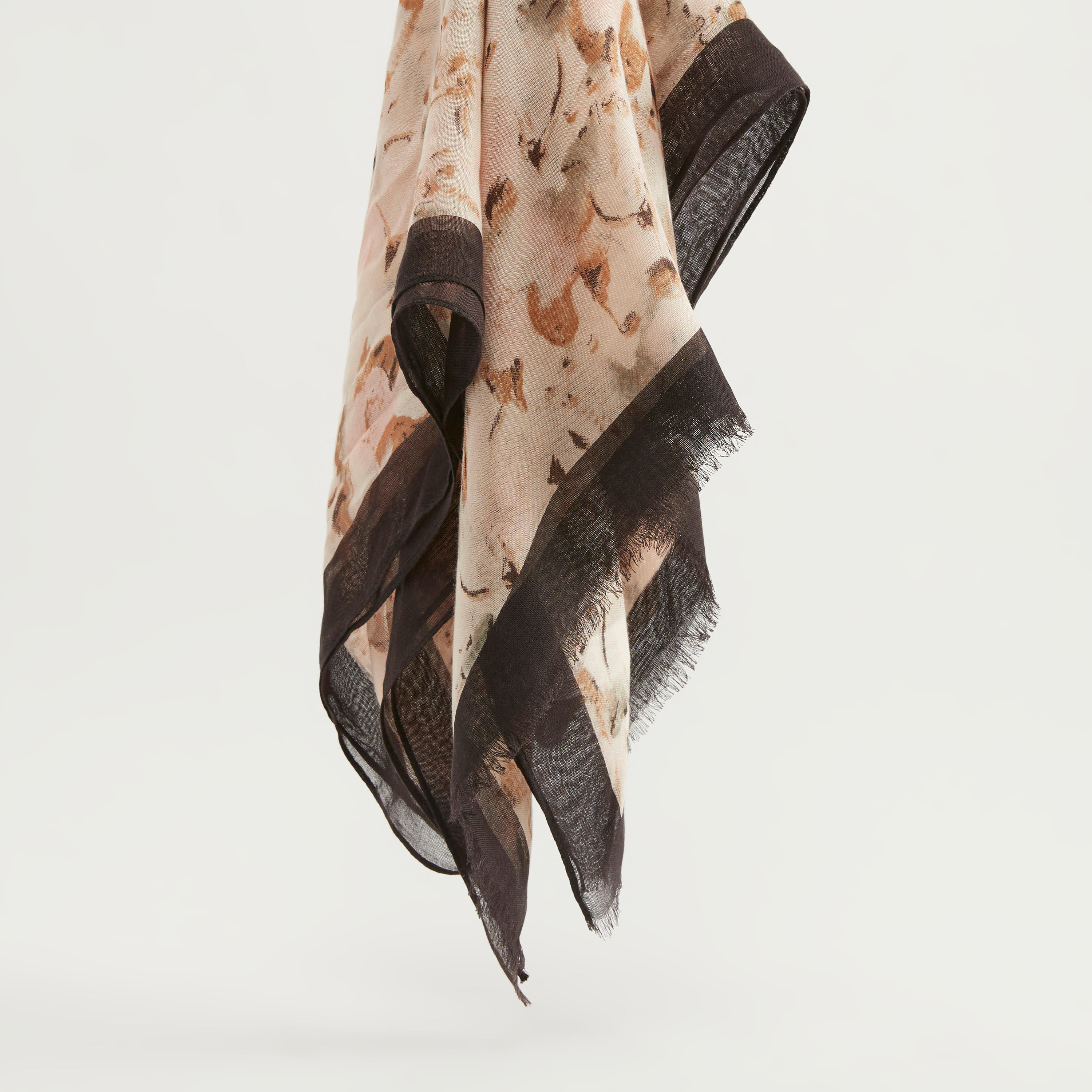 وشاح بطبعات-women-clothingaccessories-scarves-image-3