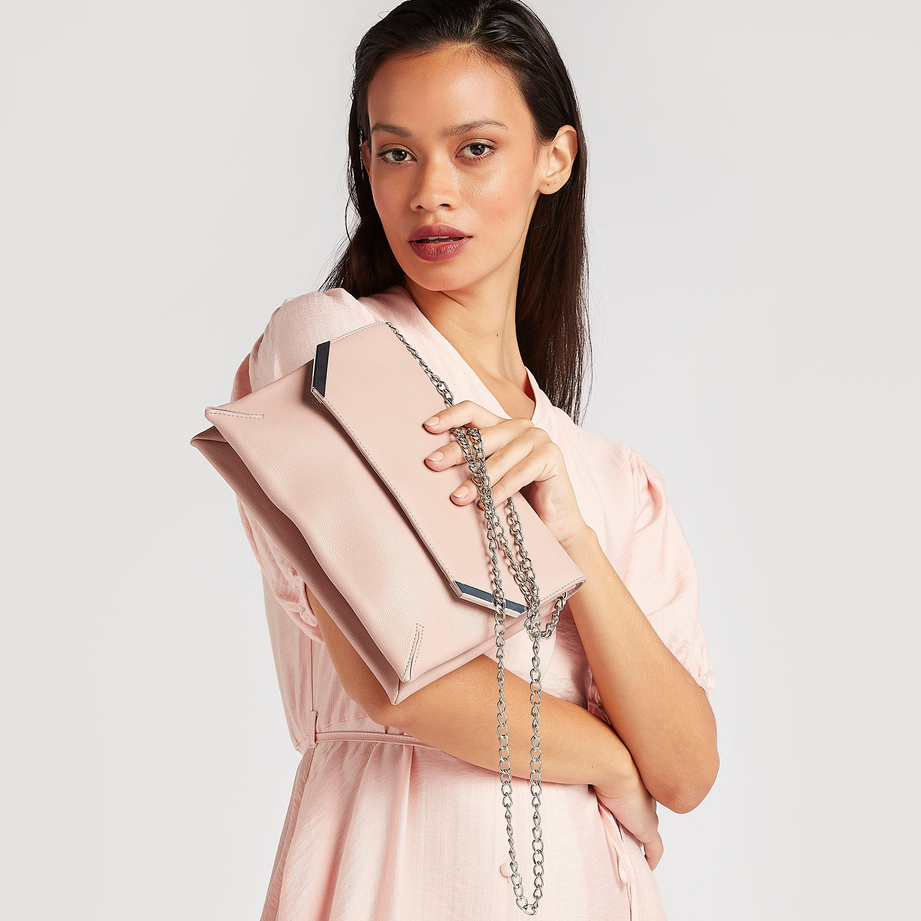 شنطة كروس بودي بارزة الملمس بطيّة إغلاق وحزام سلسلة ميتاليك-women-bagsandwallets-handbags-image-2