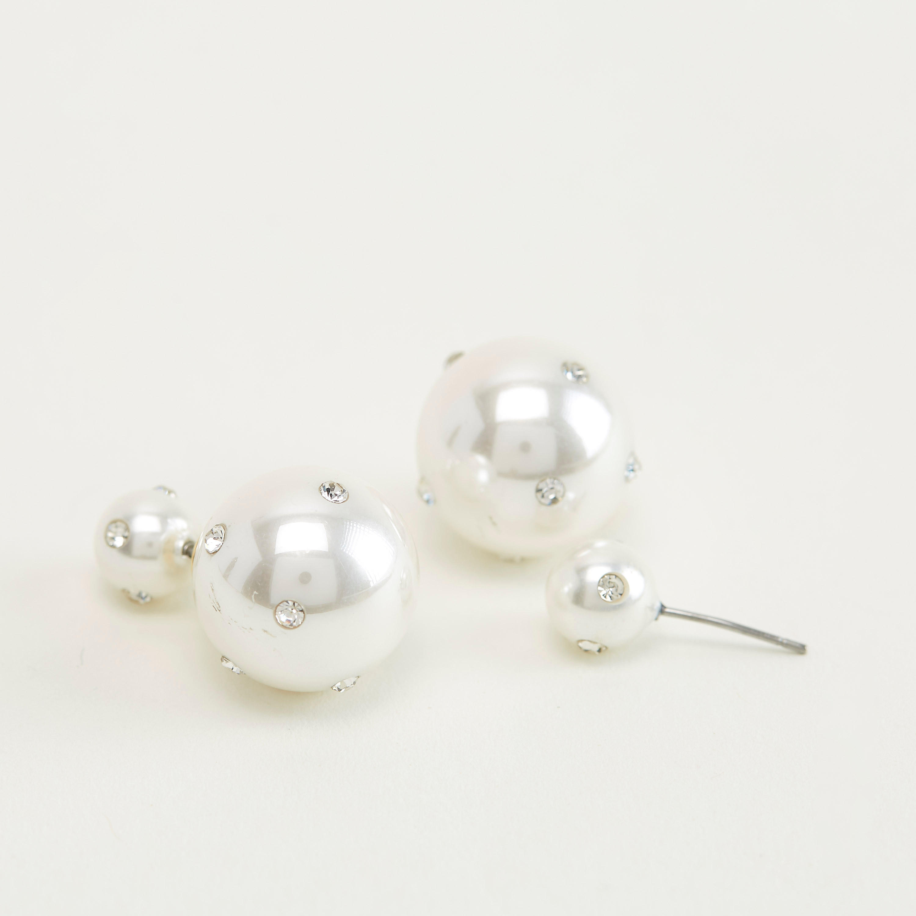 حلقان أزرار كريستال مزيّنة-women-watchesandjewellery-jewellery-earrings-image-2