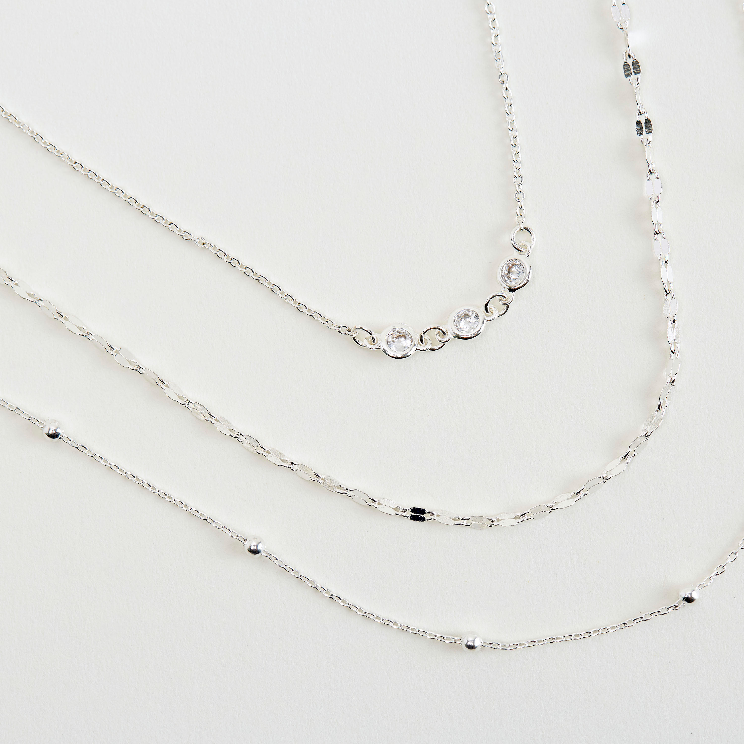 قلادة مزيّنة بمشبك إغلاق - طقم من 3 قطع-women-watchesandjewellery-jewellery-necklacesandpendants-image-2