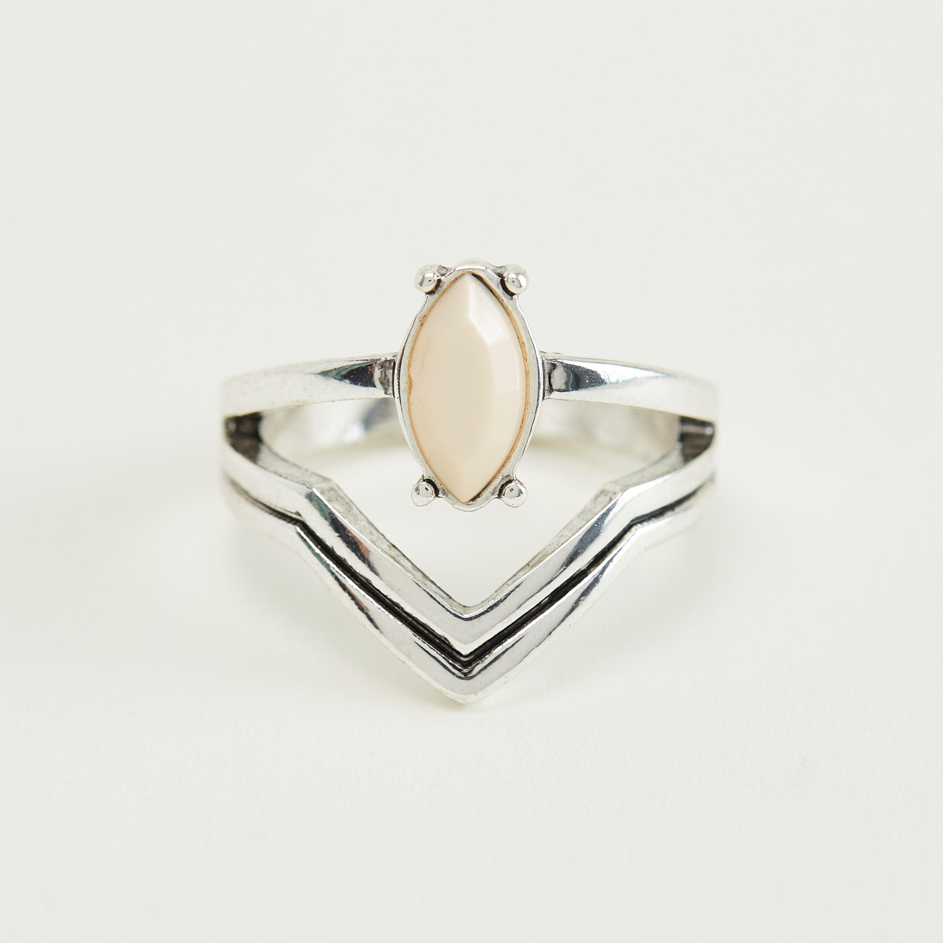 خواتم مزيّنة - طقم من 8-women-watchesandjewellery-jewellery-rings-image-3