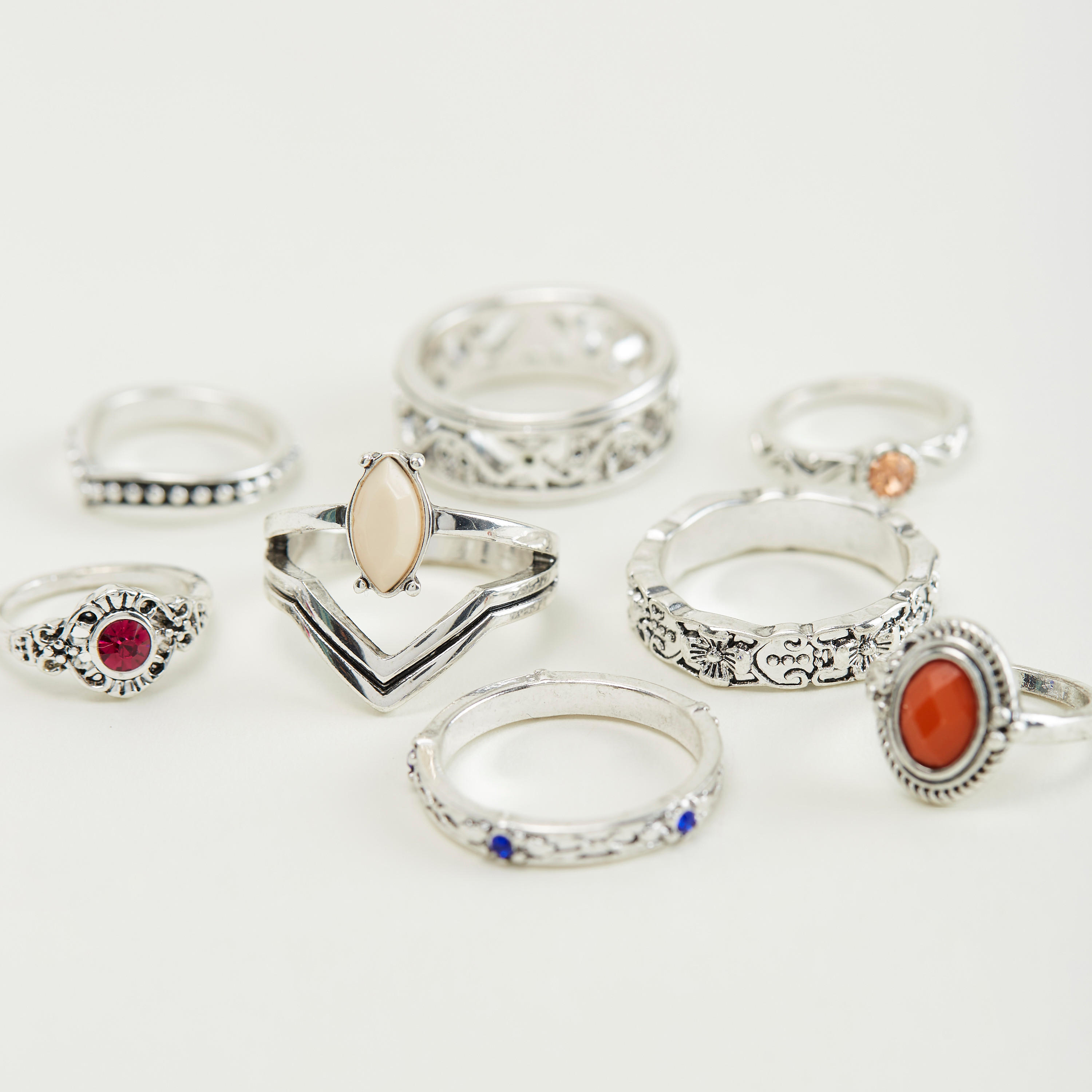 خواتم مزيّنة - طقم من 8-women-watchesandjewellery-jewellery-rings-image-4
