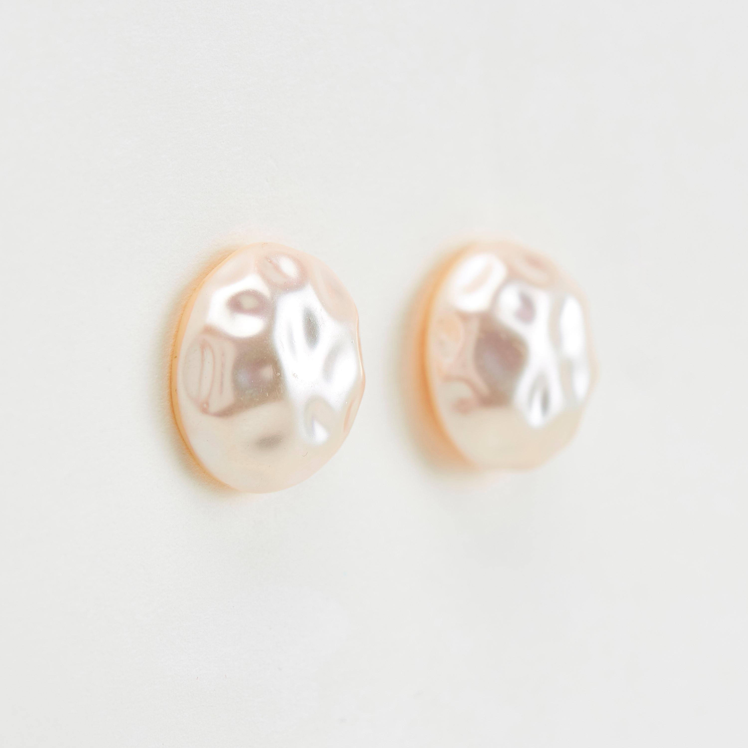 حلقان مرصّع بتزيينات ومكبس إغلاق خلفي-women-watchesandjewellery-jewellery-earrings-image-4
