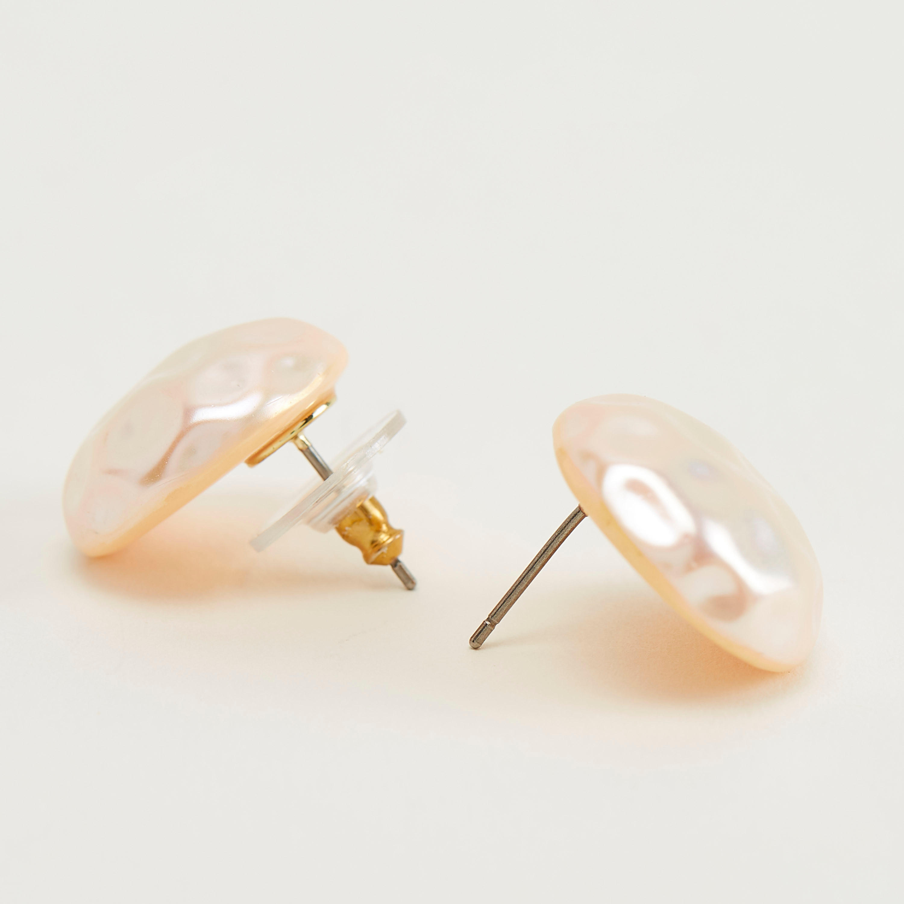 حلقان مرصّع بتزيينات ومكبس إغلاق خلفي-women-watchesandjewellery-jewellery-earrings-image-1