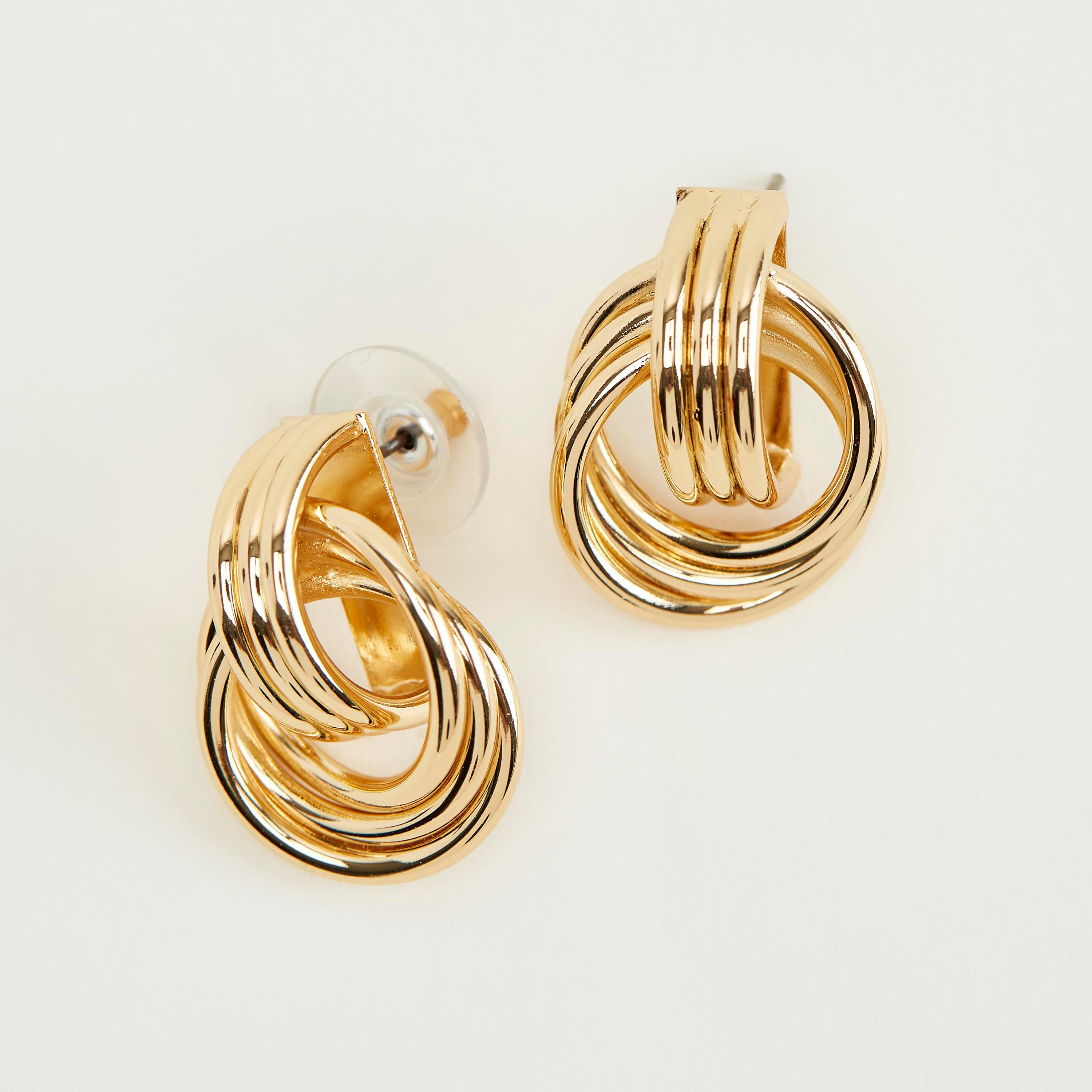 حلق ميتاليك متشابك مزيّن بمكبس إغلاق خلفي-women-watchesandjewellery-jewellery-earrings-image-2