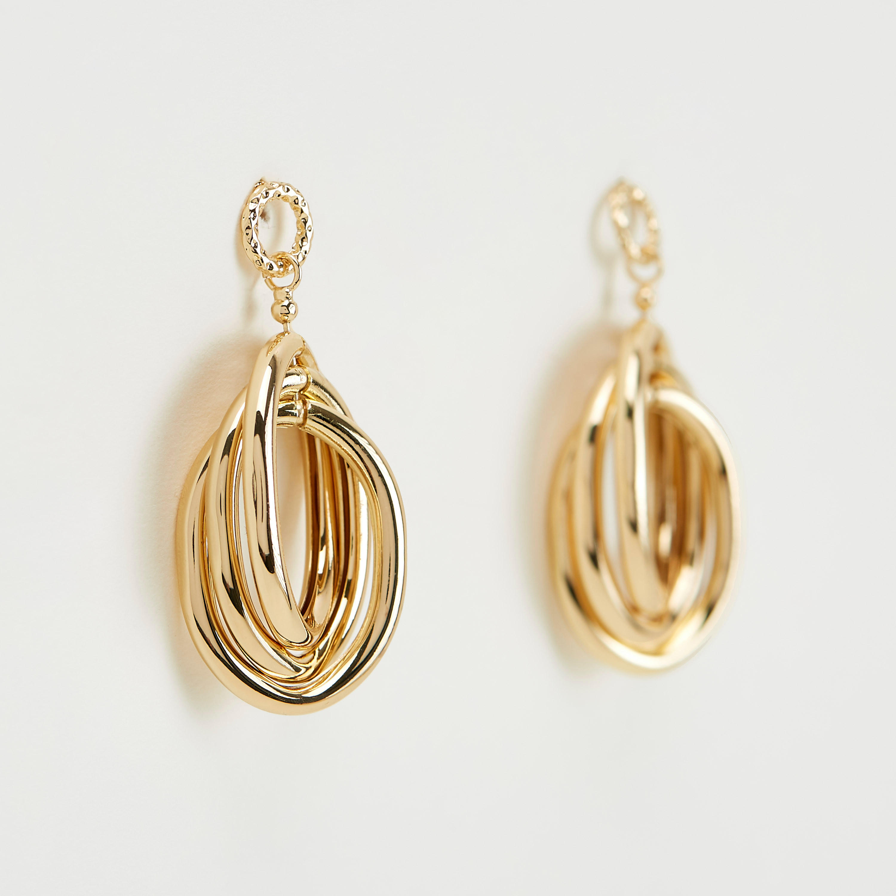 حلق متدلّي مزيّن بمكبس إغلاق خلفي-women-watchesandjewellery-jewellery-earrings-image-3
