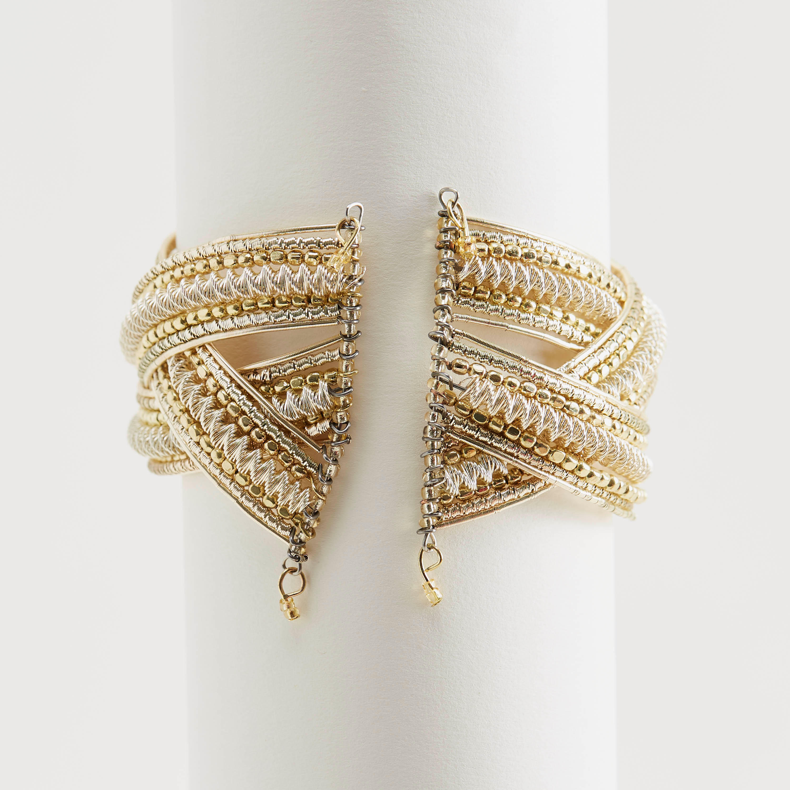 سوار مزيّن-women-watchesandjewellery-jewellery-banglesandbracelets-image-1
