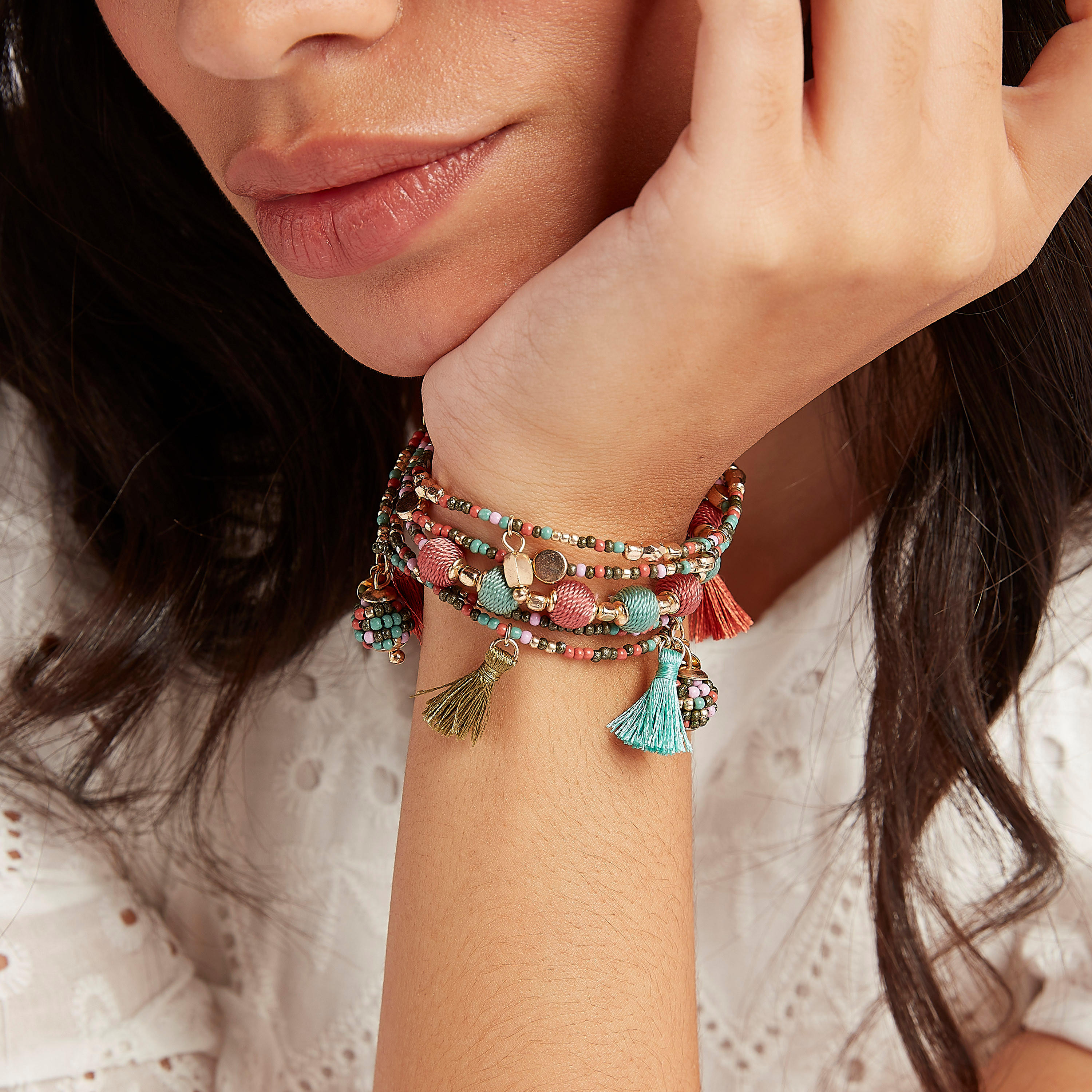 سوار قابل للتّعديل مزيّن بالخرز وبشرّابات-women-watchesandjewellery-jewellery-banglesandbracelets-image-2