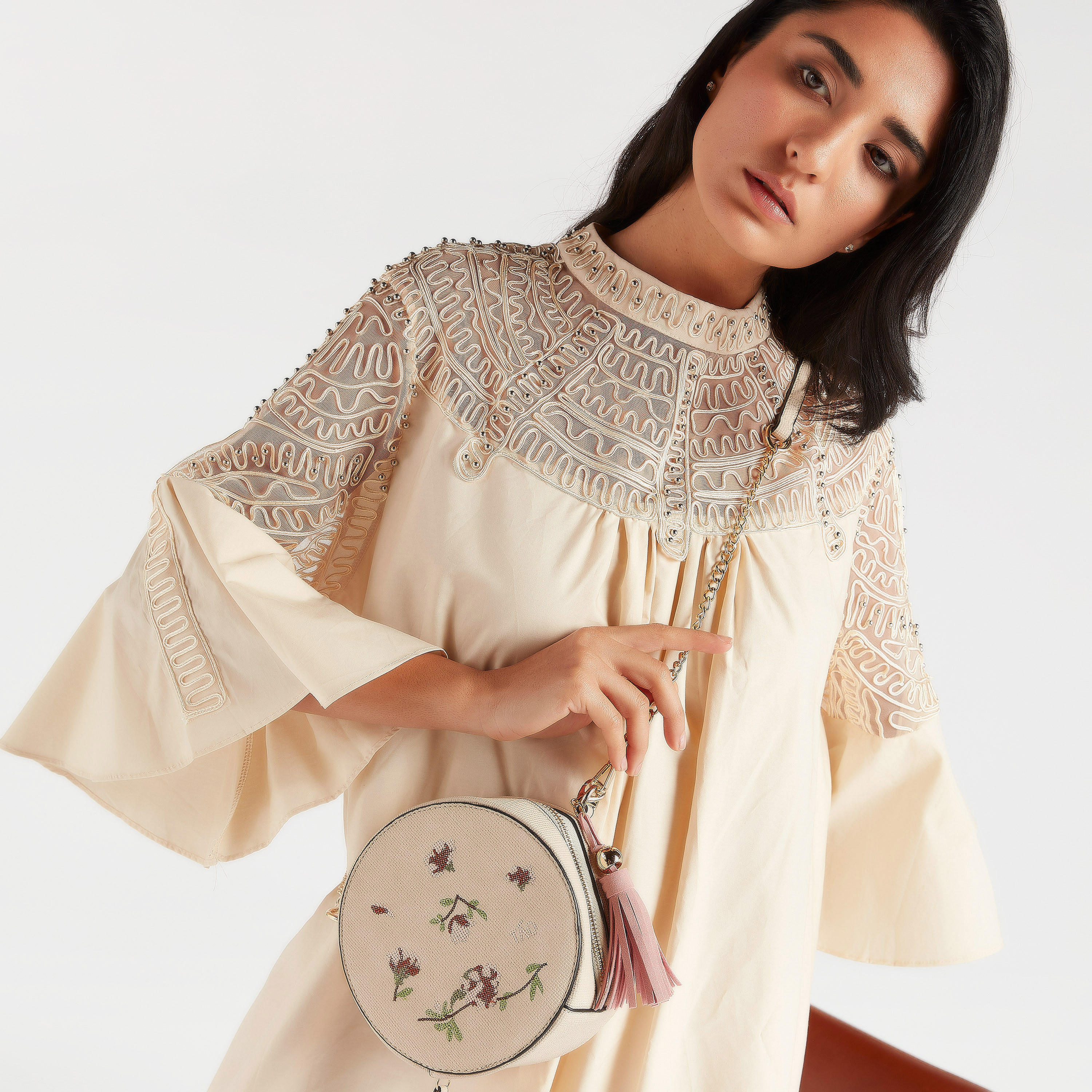 شنطة كروس بودي مطرزة بحزام سلسلة قابل للفصل-women-bagsandwallets-handbags-image-2