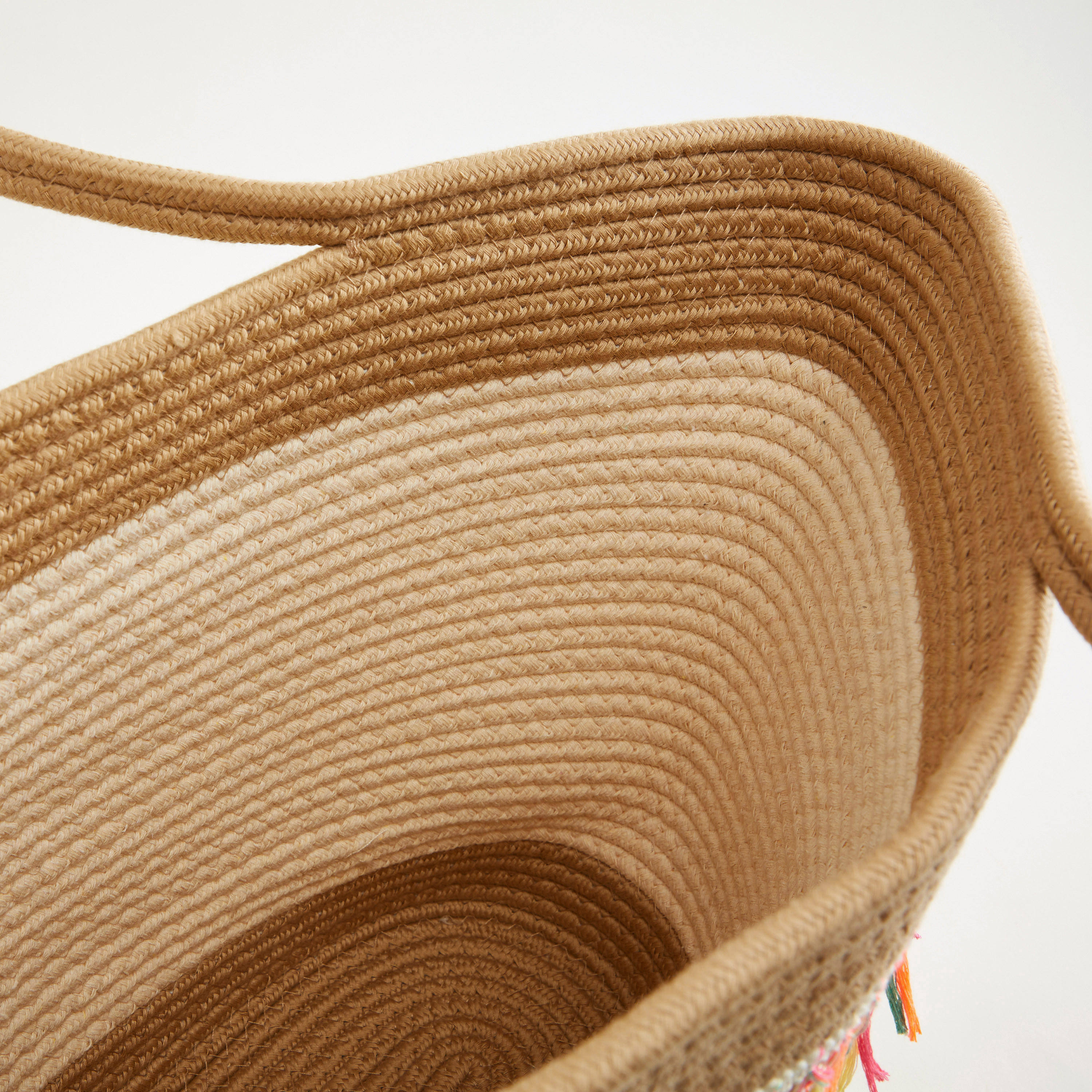 شنطة كتف بارزة الملمس بشُرّابات-women-bagsandwallets-handbags-image-1