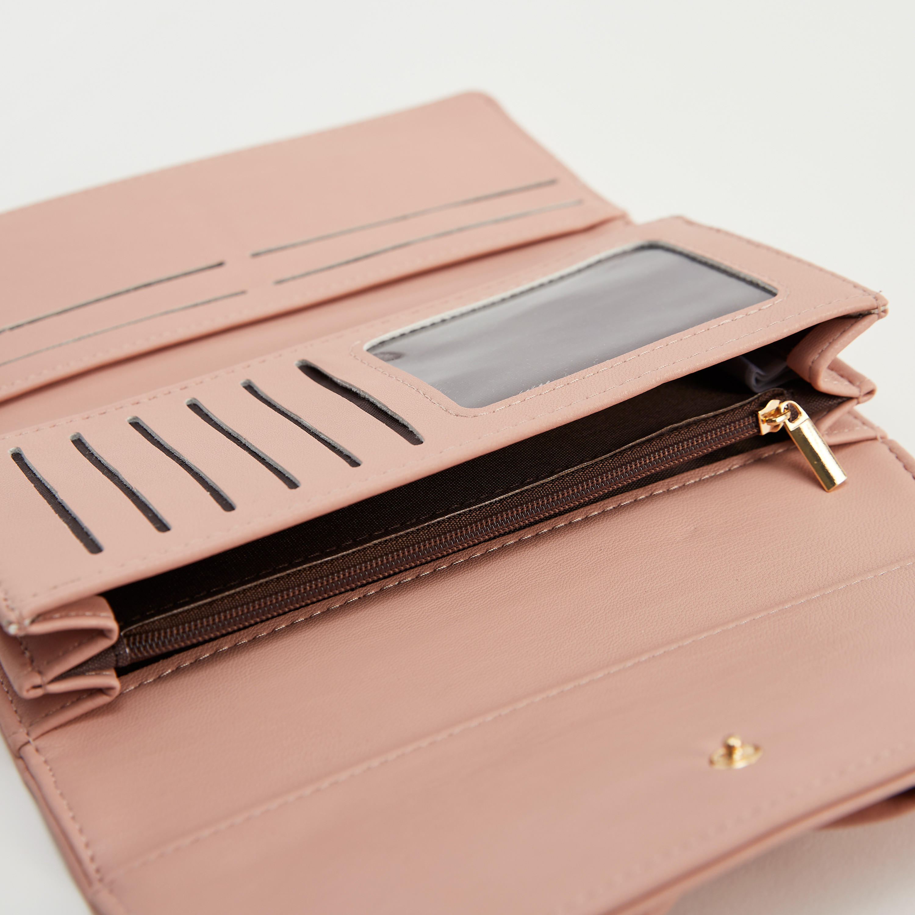 محفظة سادة بطيّة ثلاثيّة وتفاصيل فيونكة-women-bagsandwallets-wallets-image-1
