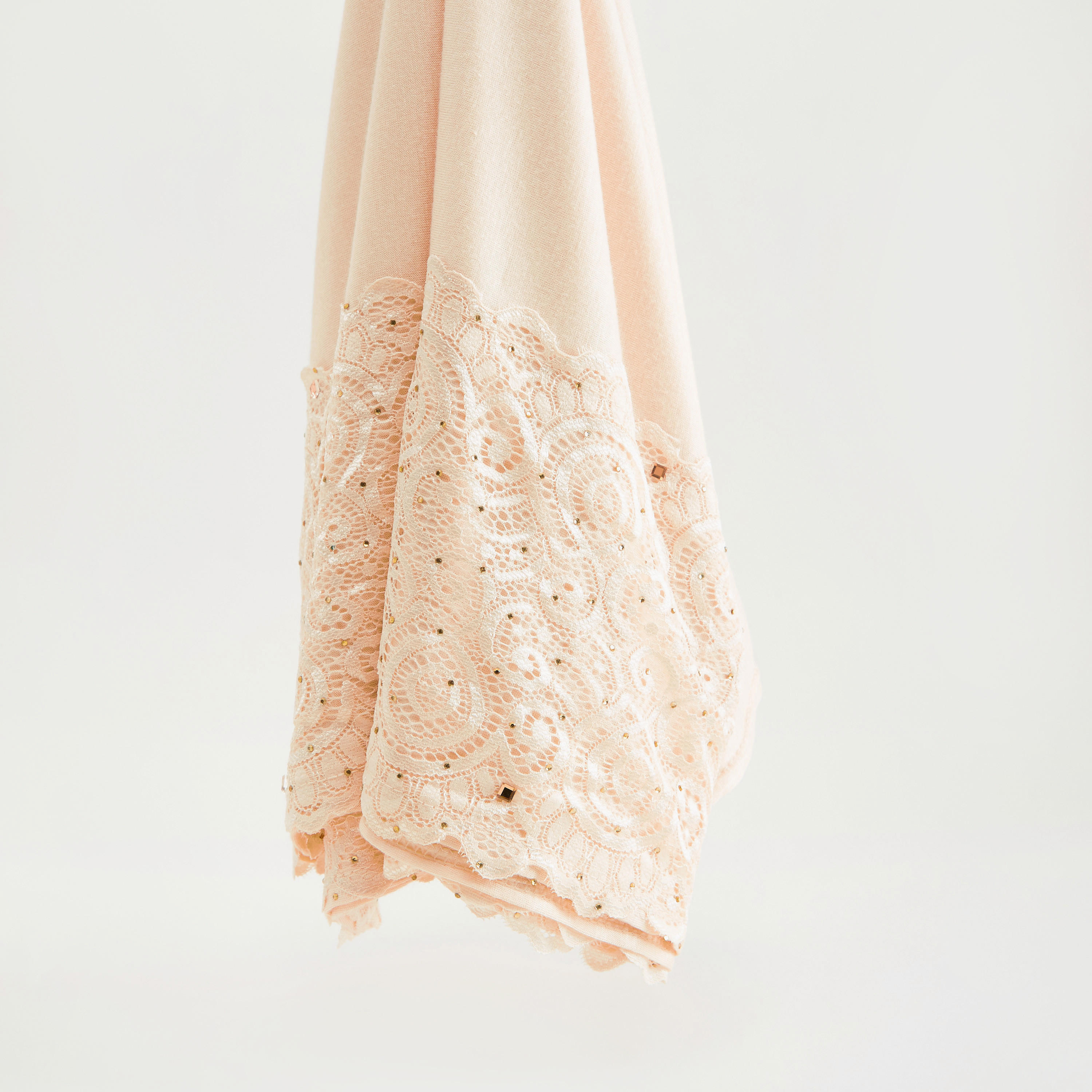 وشاح بارز الملمس بتزيينات-women-clothingaccessories-scarves-image-1