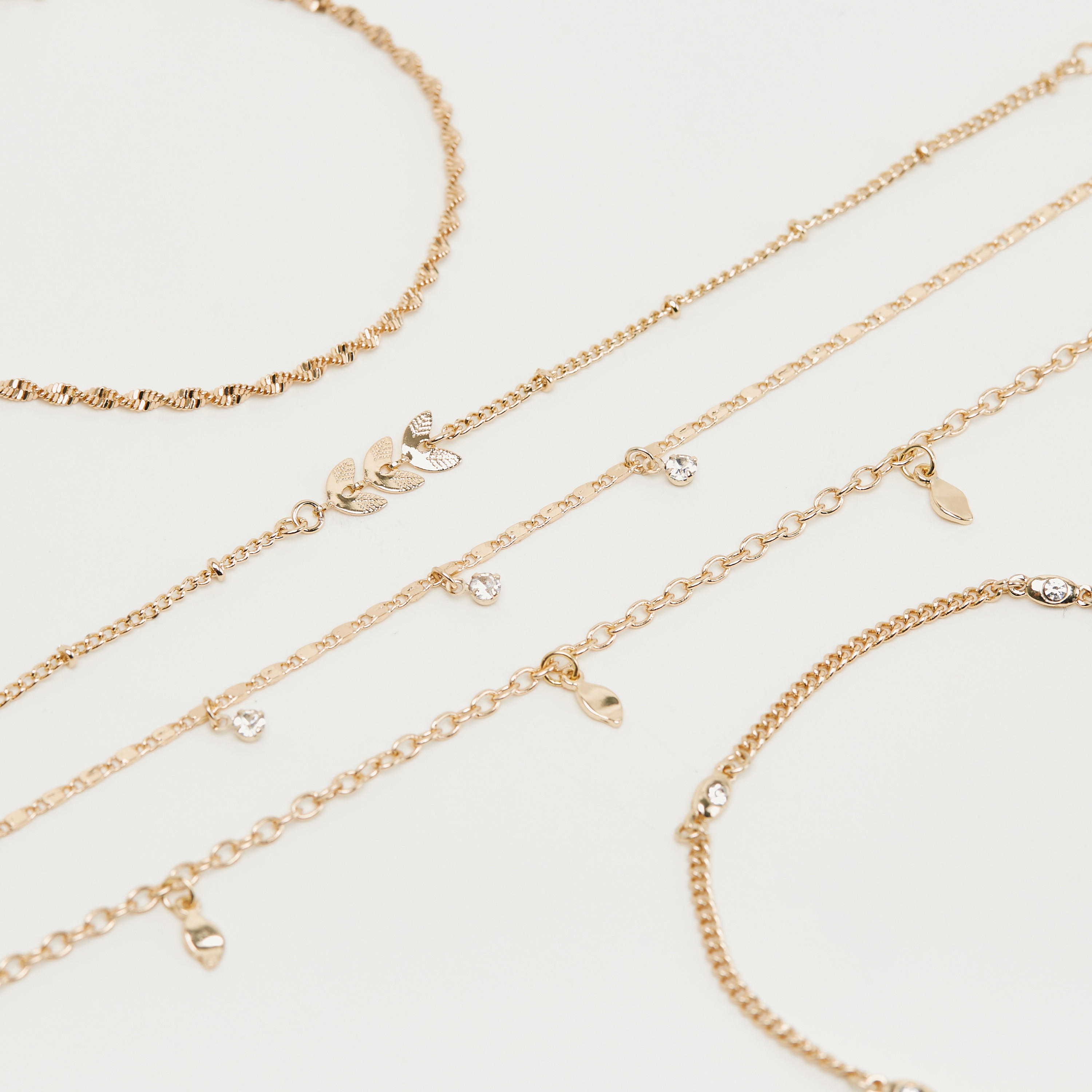 أساور سلسلة مزينة بمشبك إغلاق - طقم من 5-women-watchesandjewellery-jewellery-banglesandbracelets-image-3
