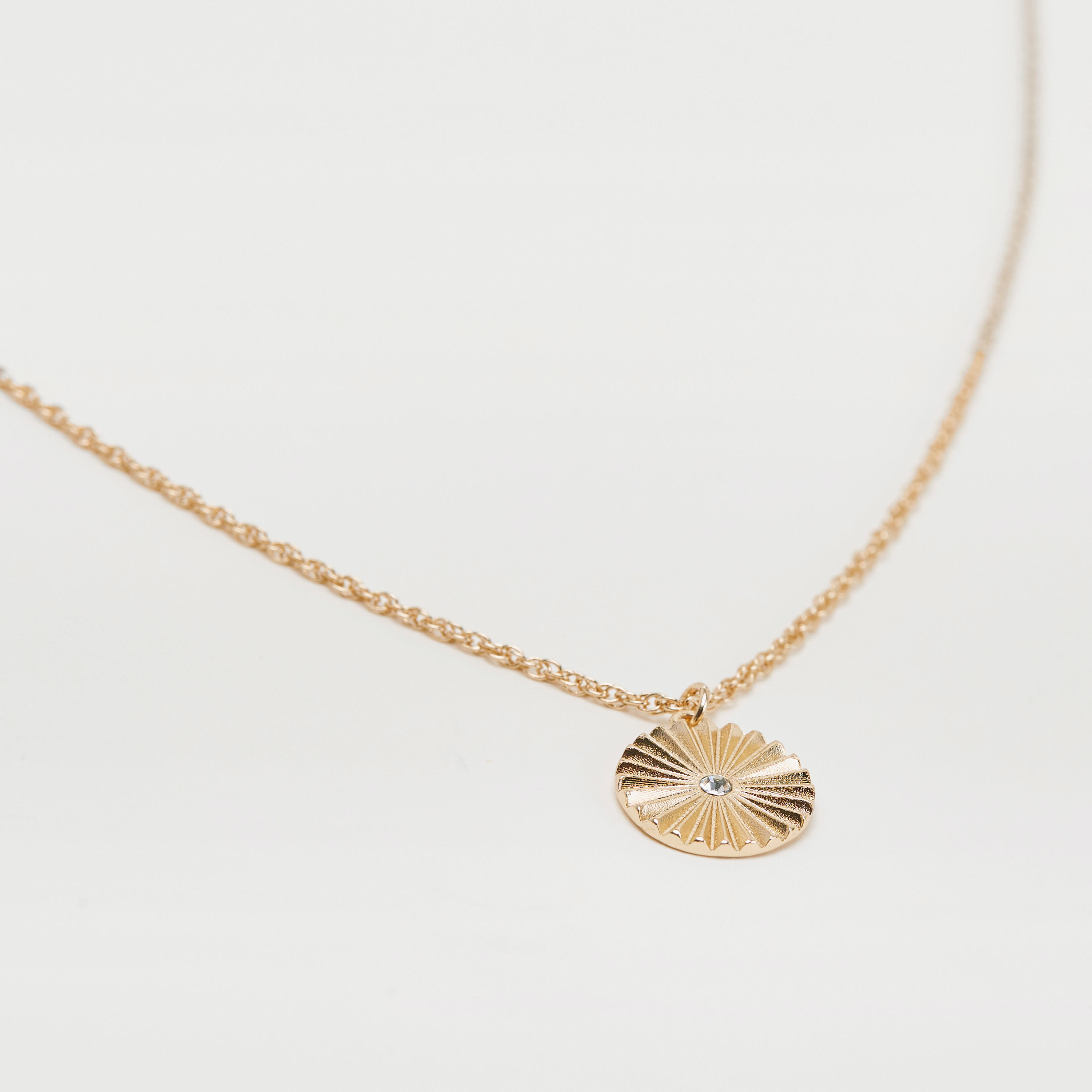 عقد بدلّاية مزيّنة مع مشبك إغلاق-women-watchesandjewellery-jewellery-necklacesandpendants-image-3
