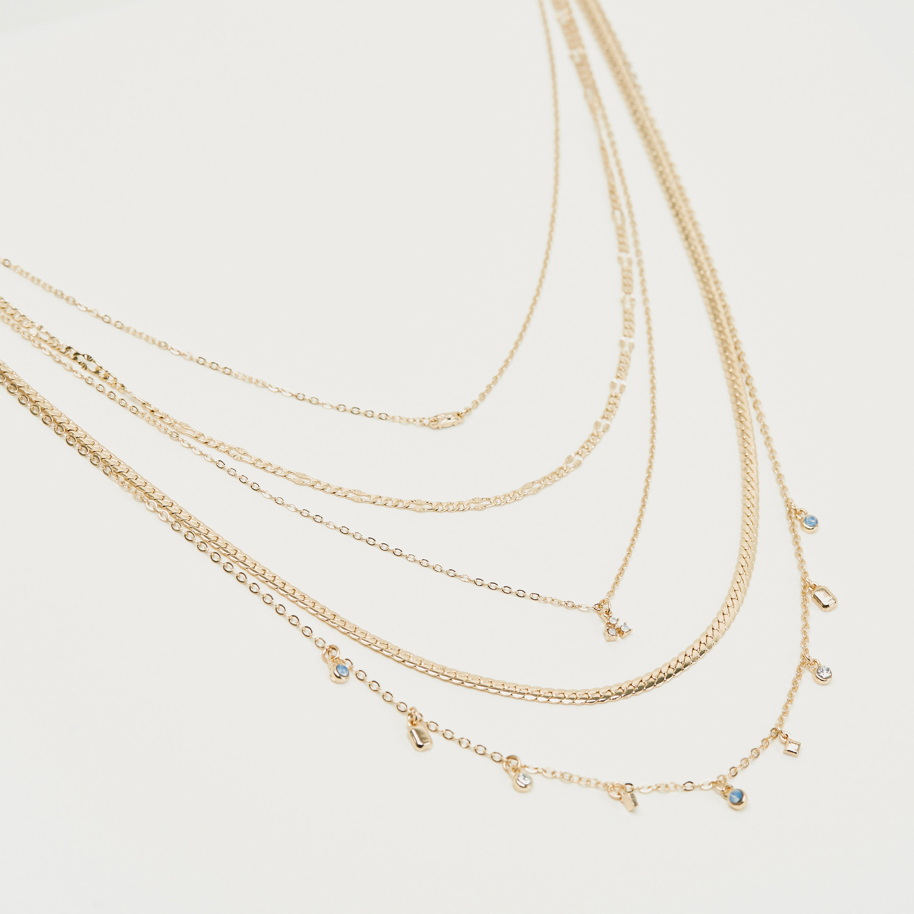 قلادة متعدّدة الطبقات مزيّنة بمشبك إغلاق-women-watchesandjewellery-jewellery-necklacesandpendants-image-1