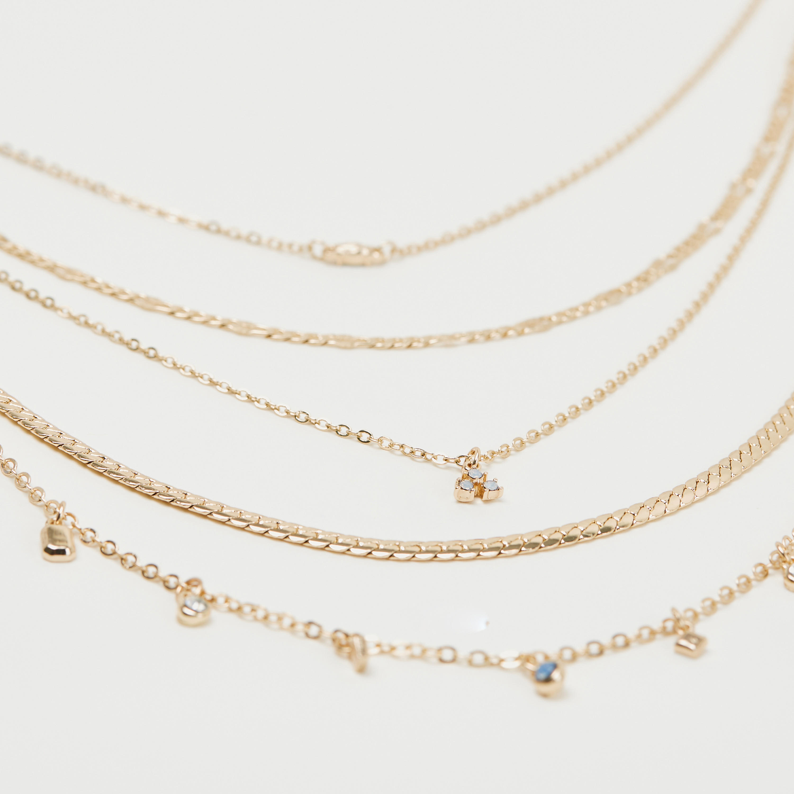 قلادة متعدّدة الطبقات مزيّنة بمشبك إغلاق-women-watchesandjewellery-jewellery-necklacesandpendants-image-3