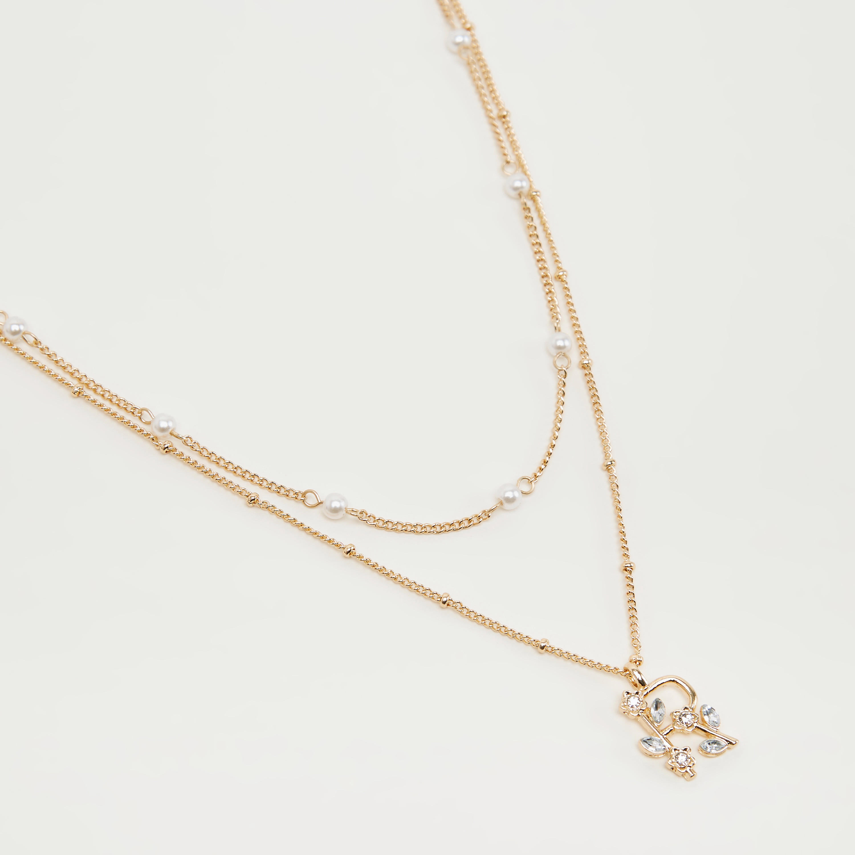 قلادة متعدّدة الطبقات مزيّنة بدلّاية حرف أر-women-watchesandjewellery-jewellery-necklacesandpendants-image-3