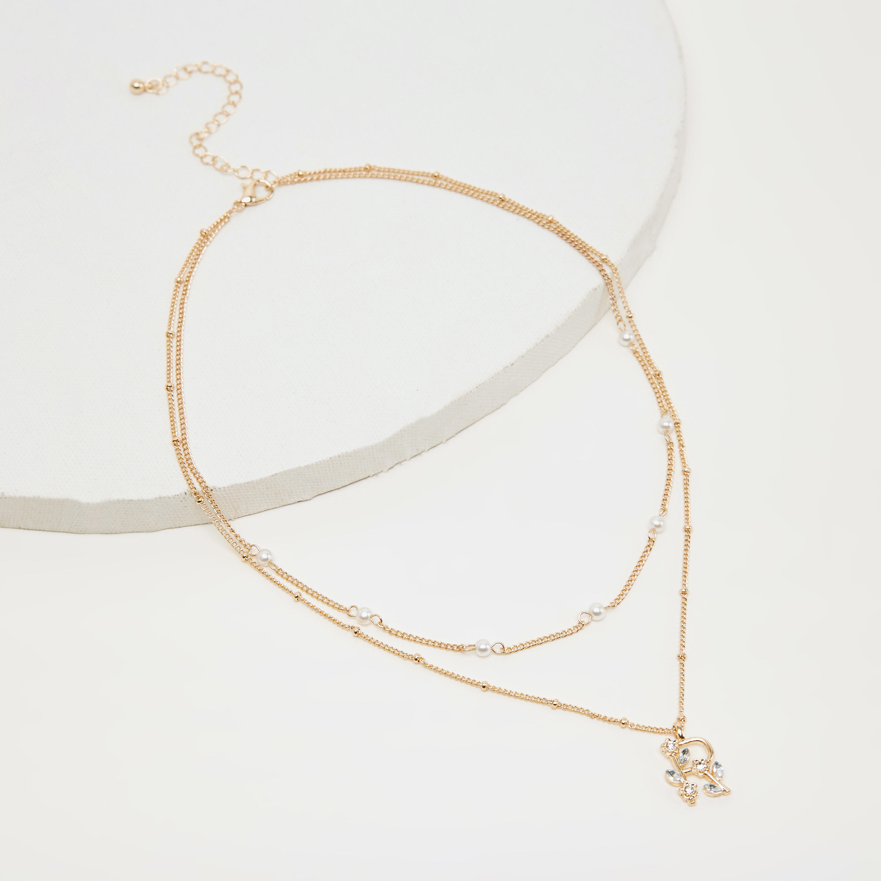 قلادة متعدّدة الطبقات مزيّنة بدلّاية حرف أر-women-watchesandjewellery-jewellery-necklacesandpendants-image-4