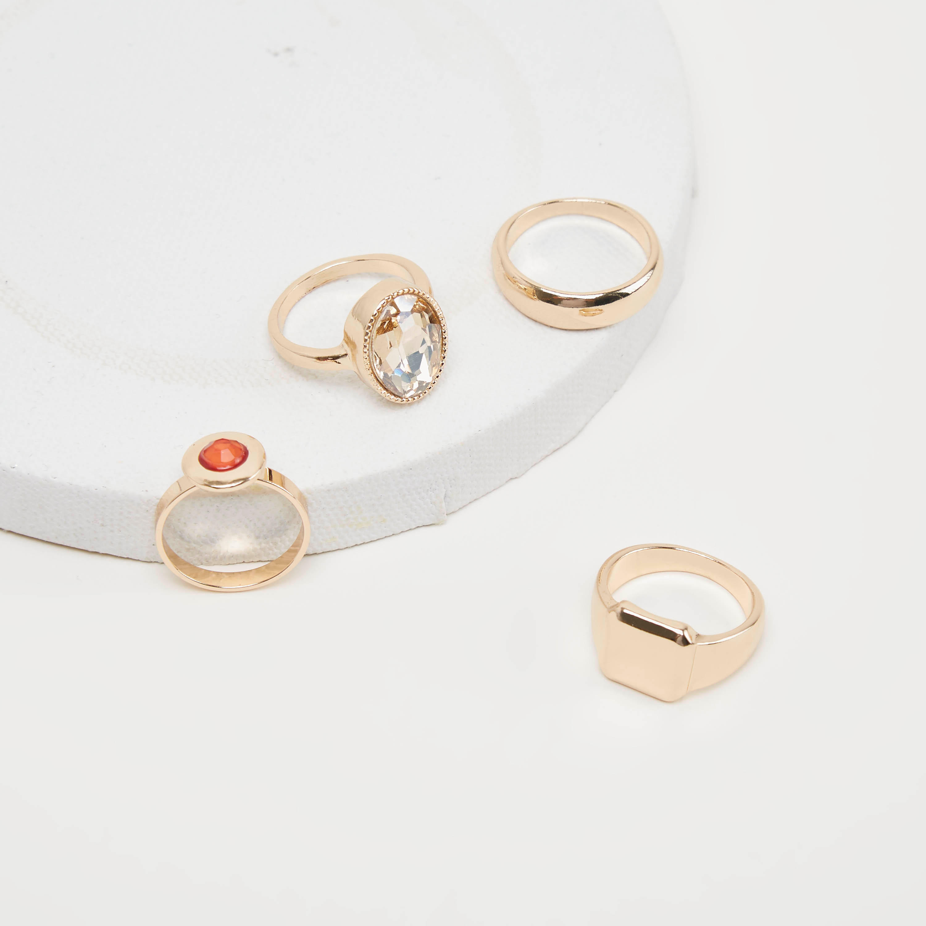خواتم مزيّنة - طقم من 4-women-watchesandjewellery-jewellery-rings-image-1