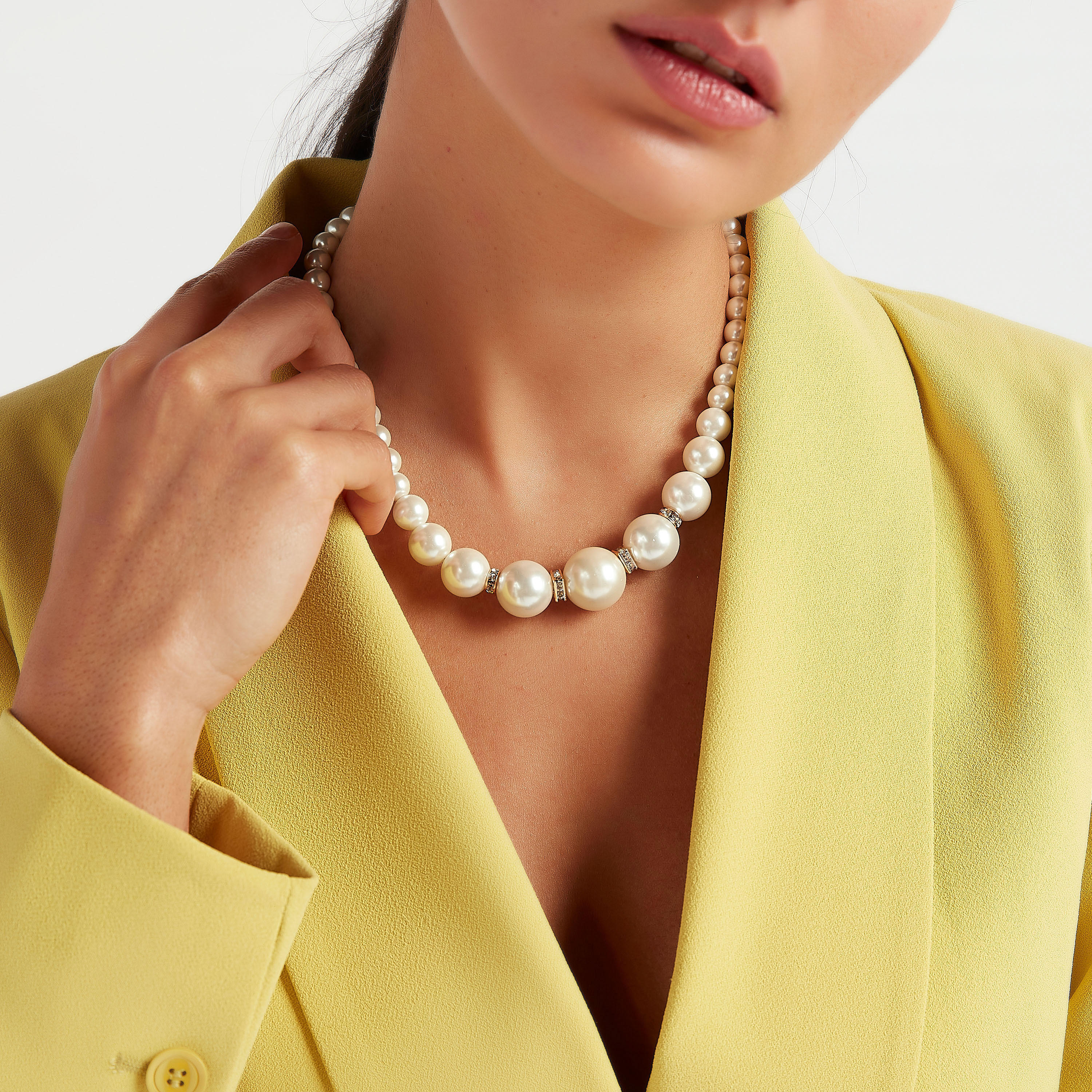 عقد مزيّن بمشبك إغلاق-women-watchesandjewellery-jewellery-necklacesandpendants-image-2