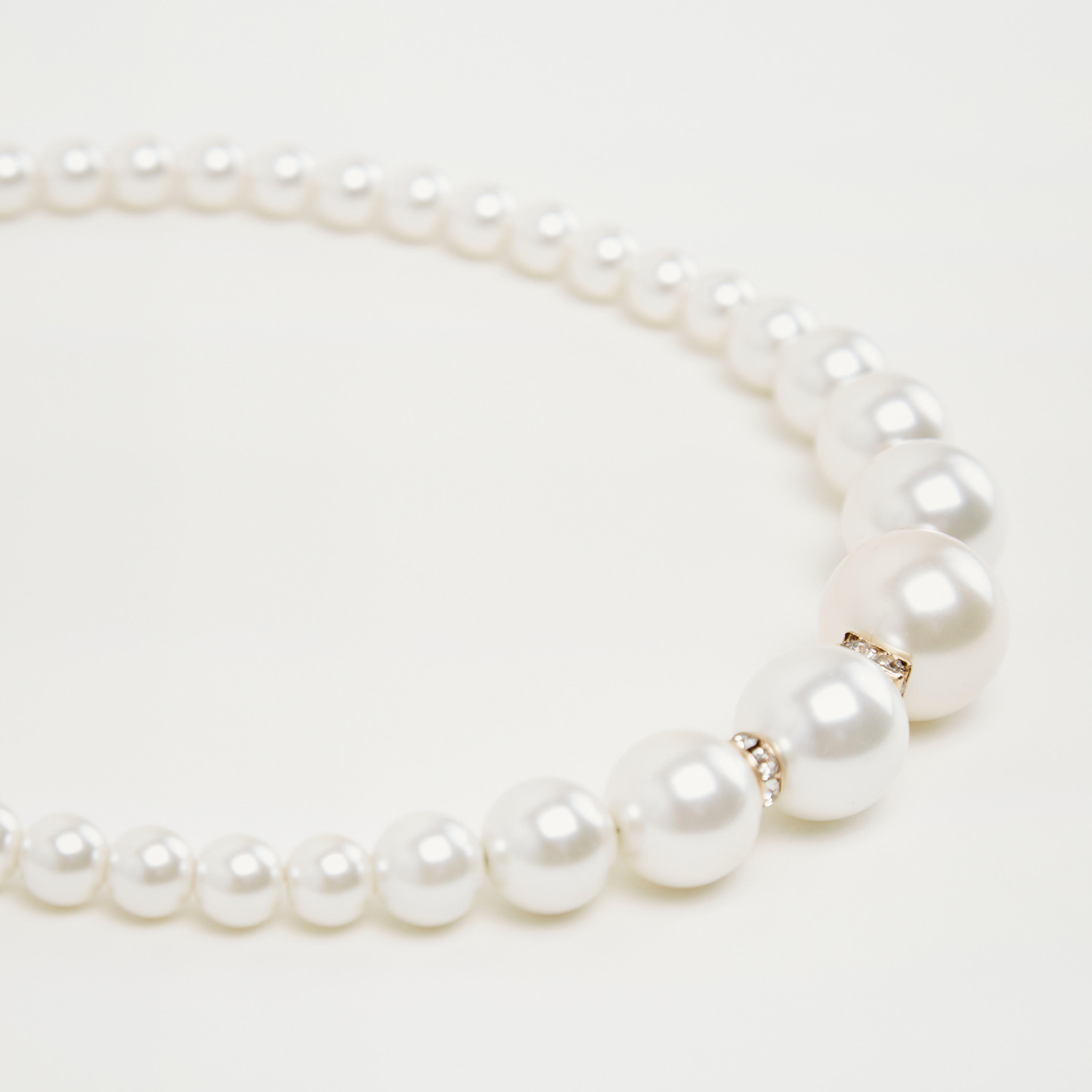 عقد مزيّن بمشبك إغلاق-women-watchesandjewellery-jewellery-necklacesandpendants-image-4