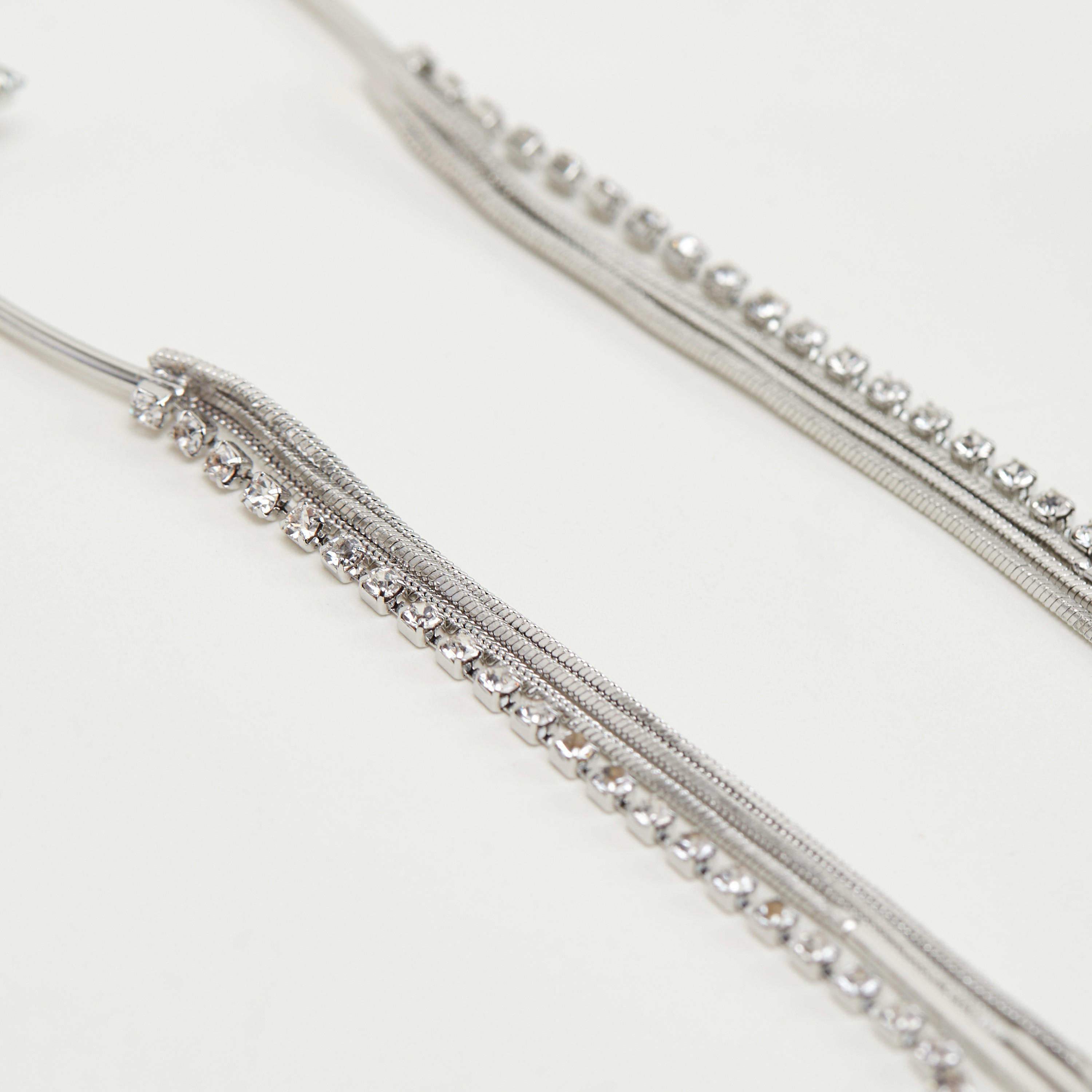 حلقان متدليّة مزيّن بمكبس إغلاق خلفي-women-watchesandjewellery-jewellery-earrings-image-2
