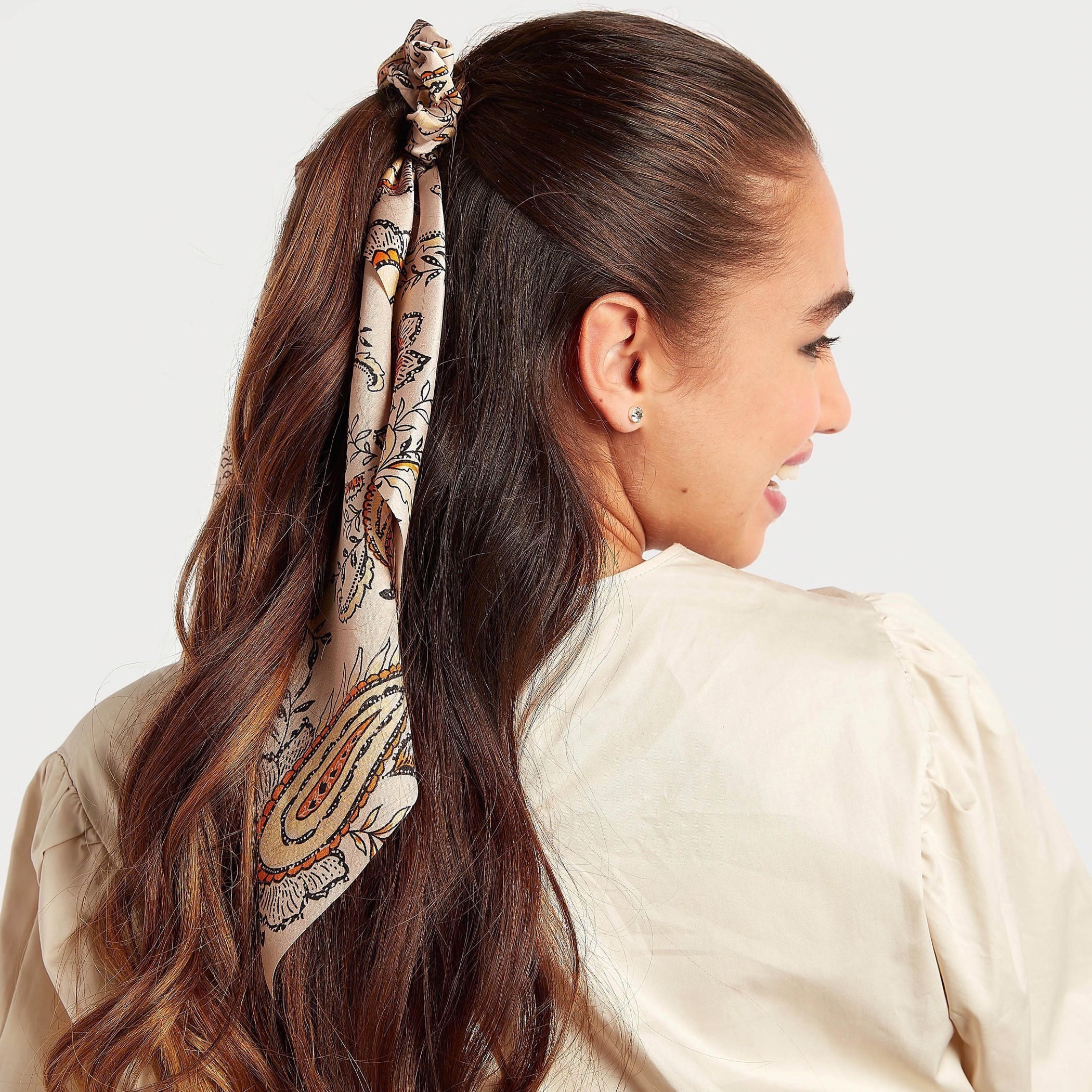 ربطة شعر بتفاصيل عقدة وطبعات بيزلي-women-hairaccessories-image-2