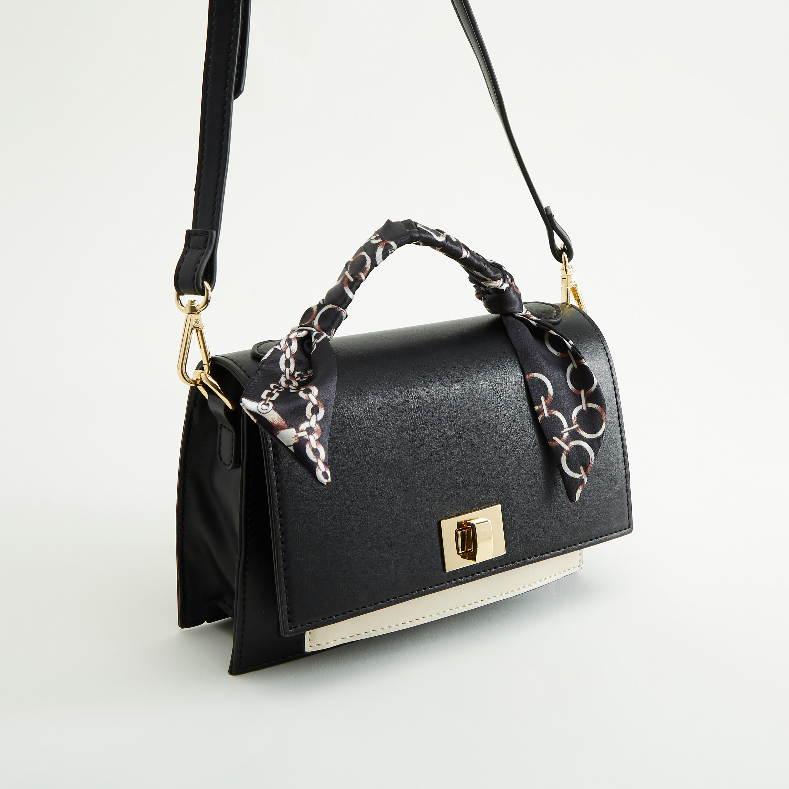 شنطة كروس بودي بقوالب ملوّنة مع زينة وشاح بطبعات-women-bagsandwallets-handbags-image-3