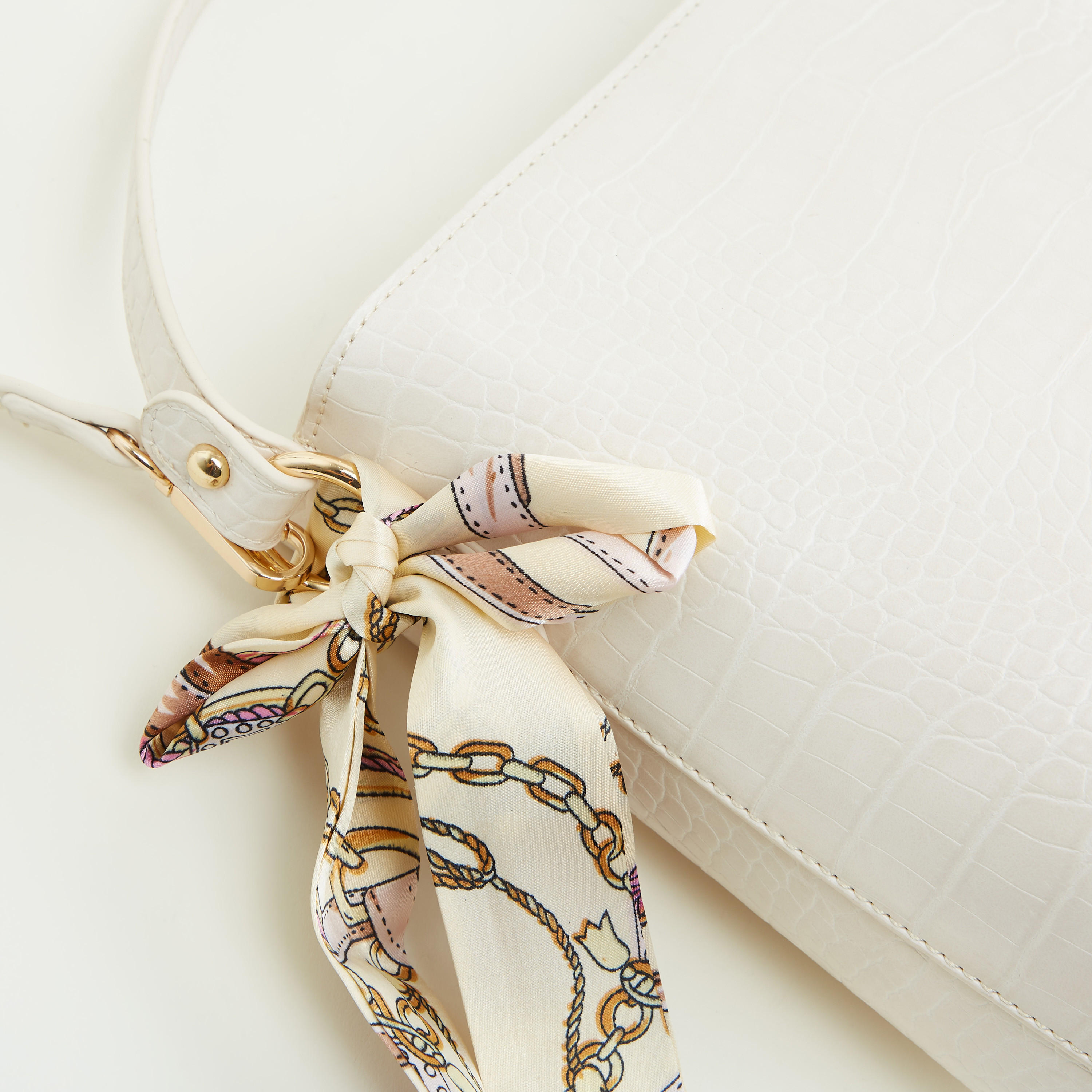 شنطة ساتشيل جلد تمساح بارز الملمس بزينة على شكل وشاح بطبعات-women-bagsandwallets-handbags-image-4