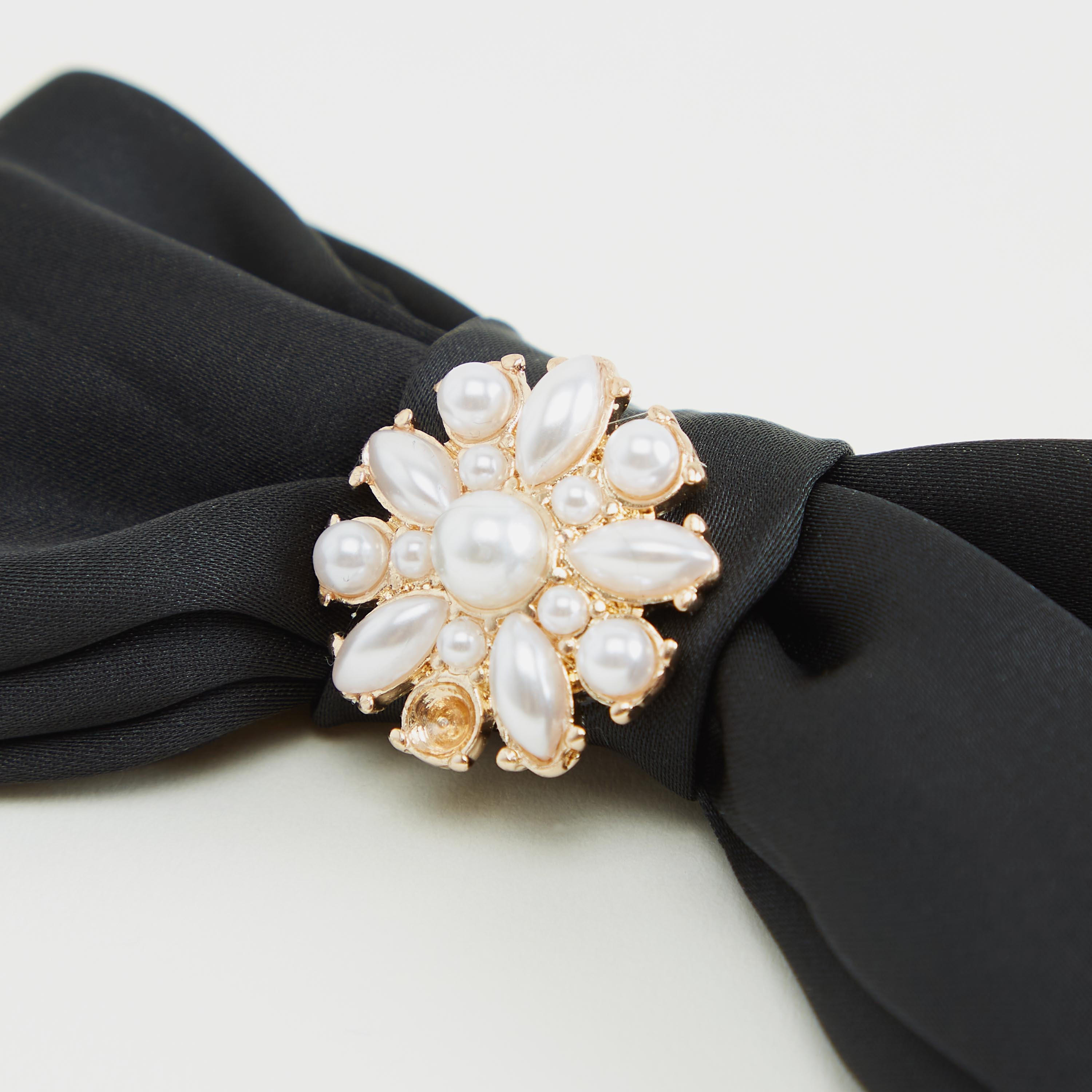 Pearl Embellished Bow Hair Clip-women-hairaccessories-image-3