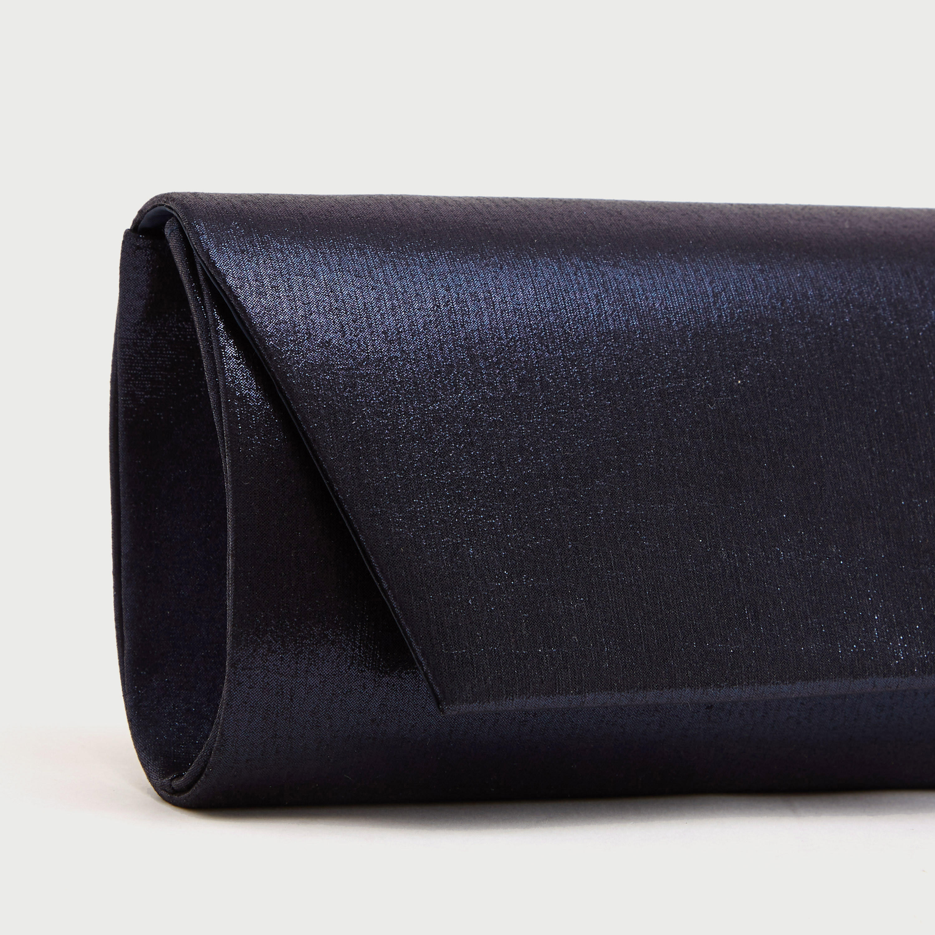 شنطة كروس بودي ميتاليك لامعة بحزام سلسلة-women-bagsandwallets-handbags-image-3