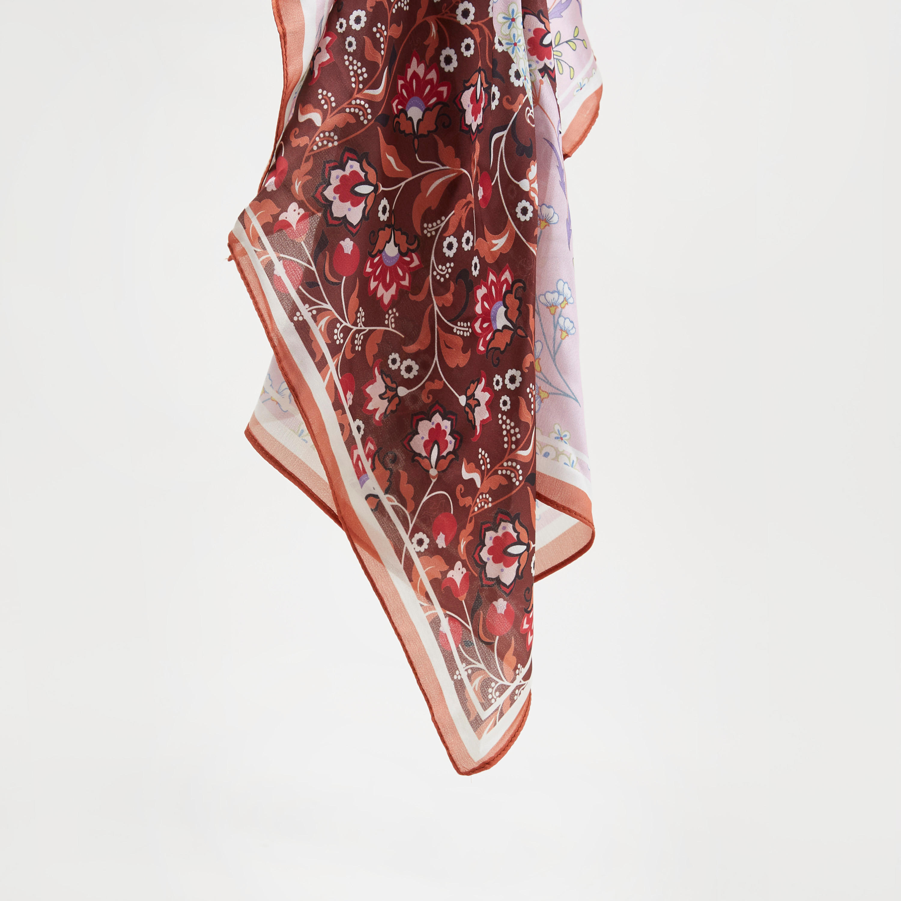 منديل بطبعات تصاميم متداخلة بيزلي-women-clothingaccessories-scarves-image-4