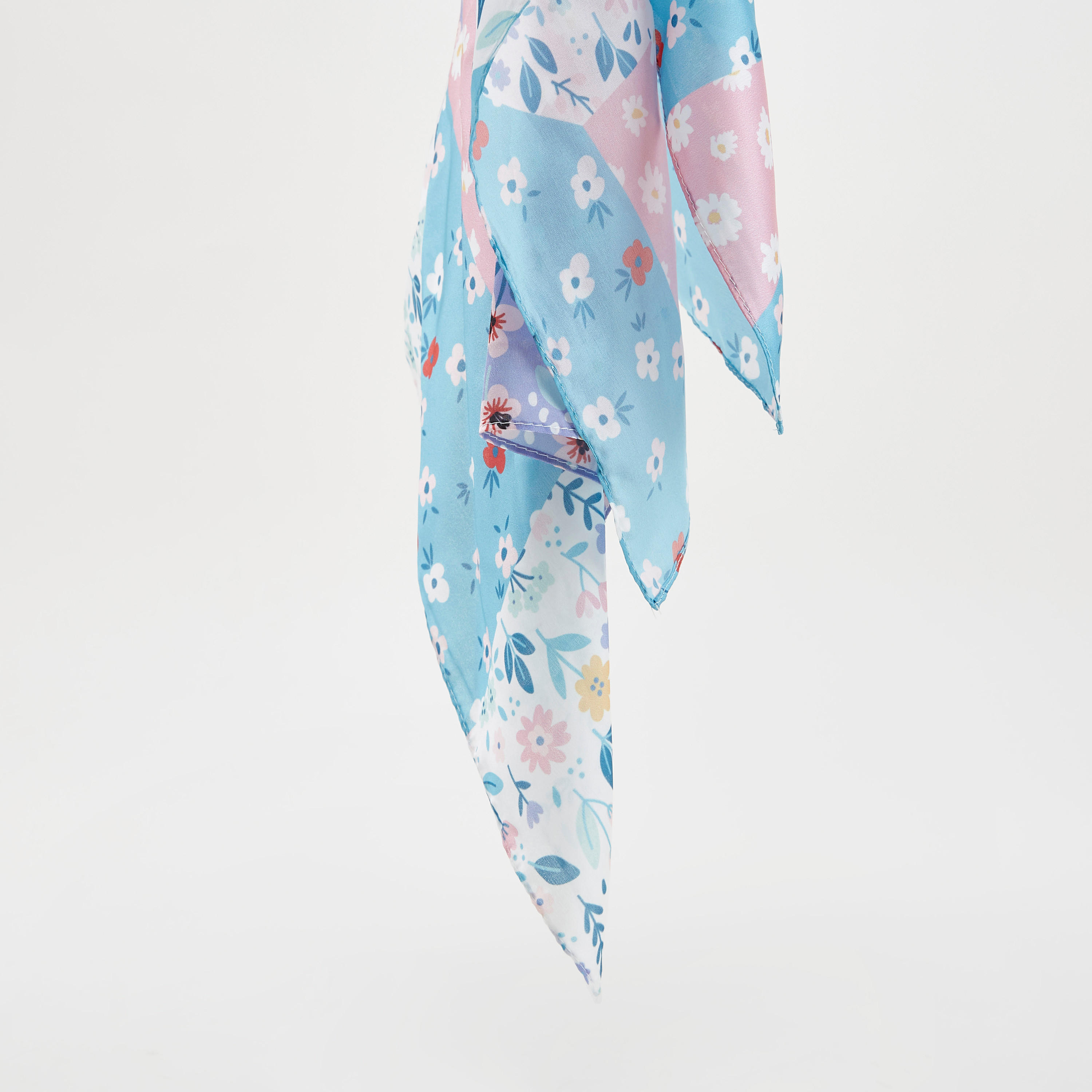 منديل بطبعات تصاميم متداخلة لأزهار-women-clothingaccessories-scarves-image-1
