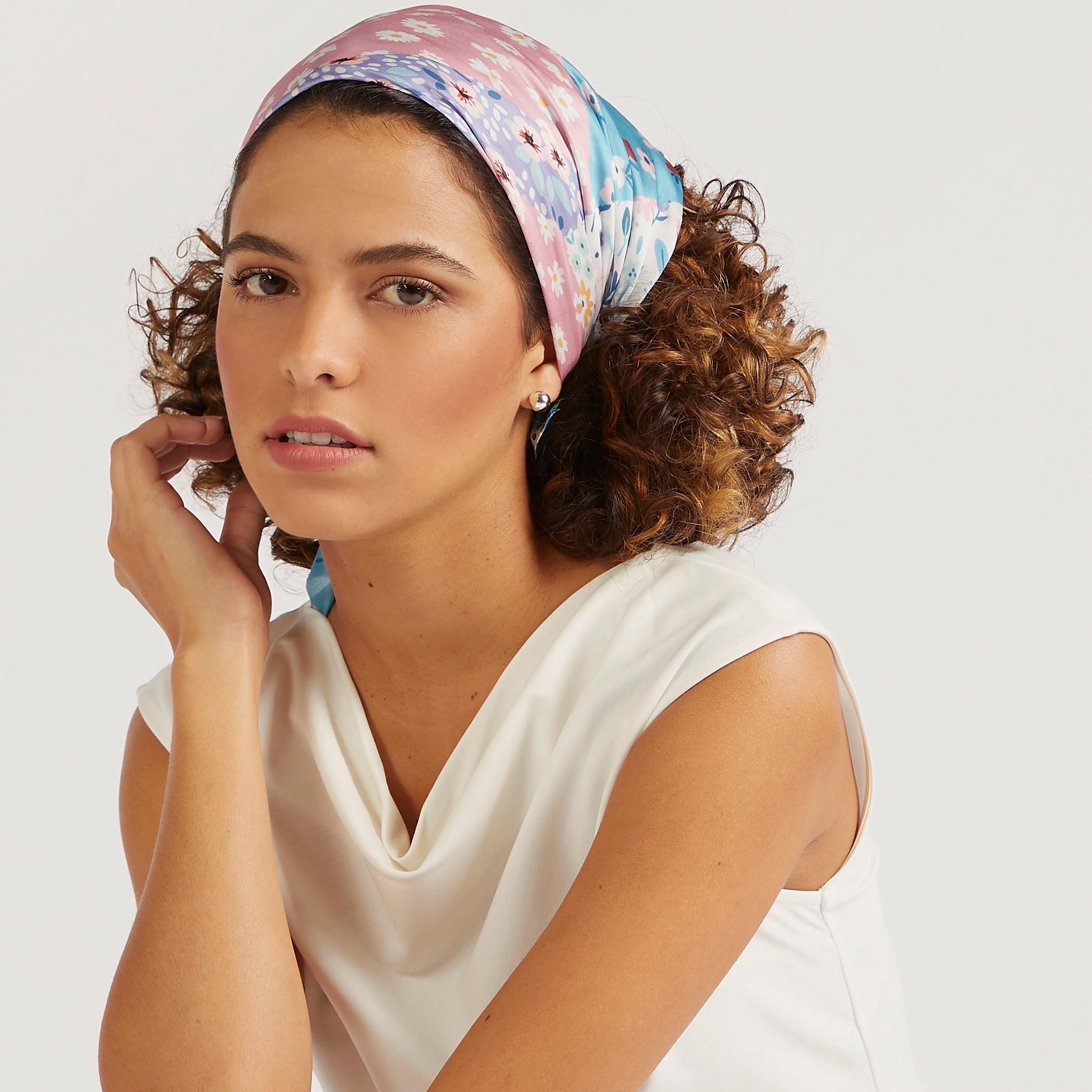 منديل بطبعات تصاميم متداخلة لأزهار-women-clothingaccessories-scarves-image-2