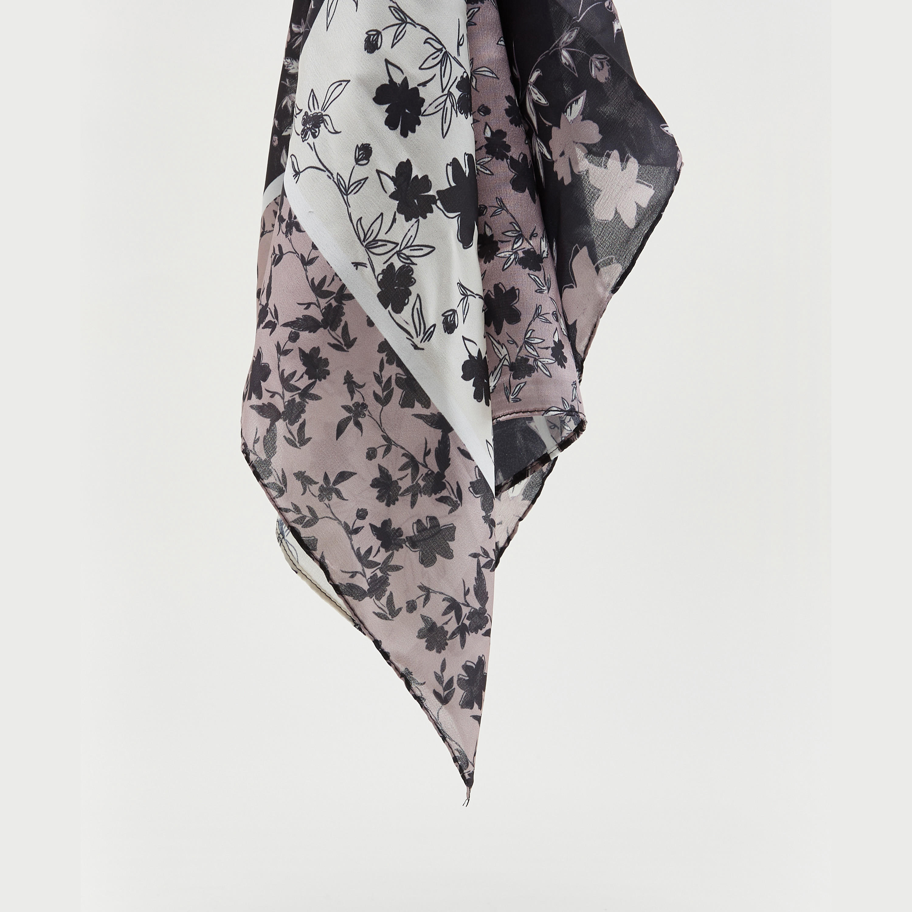 منديل بطبعات أزهار-women-clothingaccessories-scarves-image-1