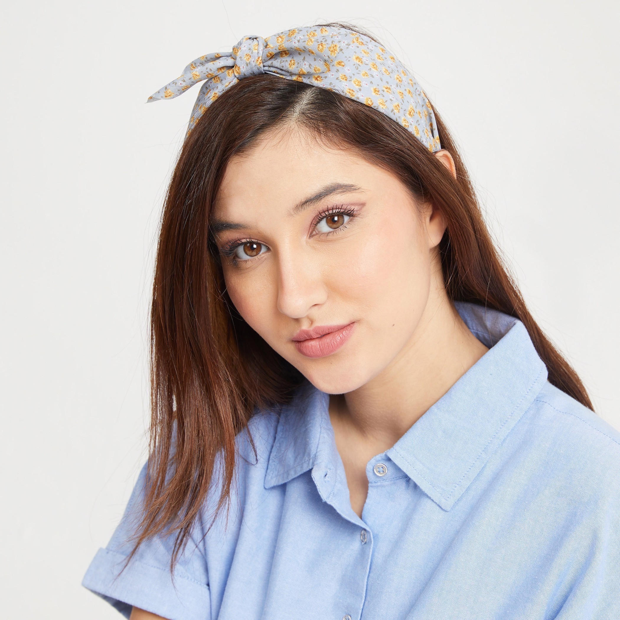 شريطة شعر بطبعات أزهار وتفاصيل فيونكة من جلوو-women-hairaccessories-image-2