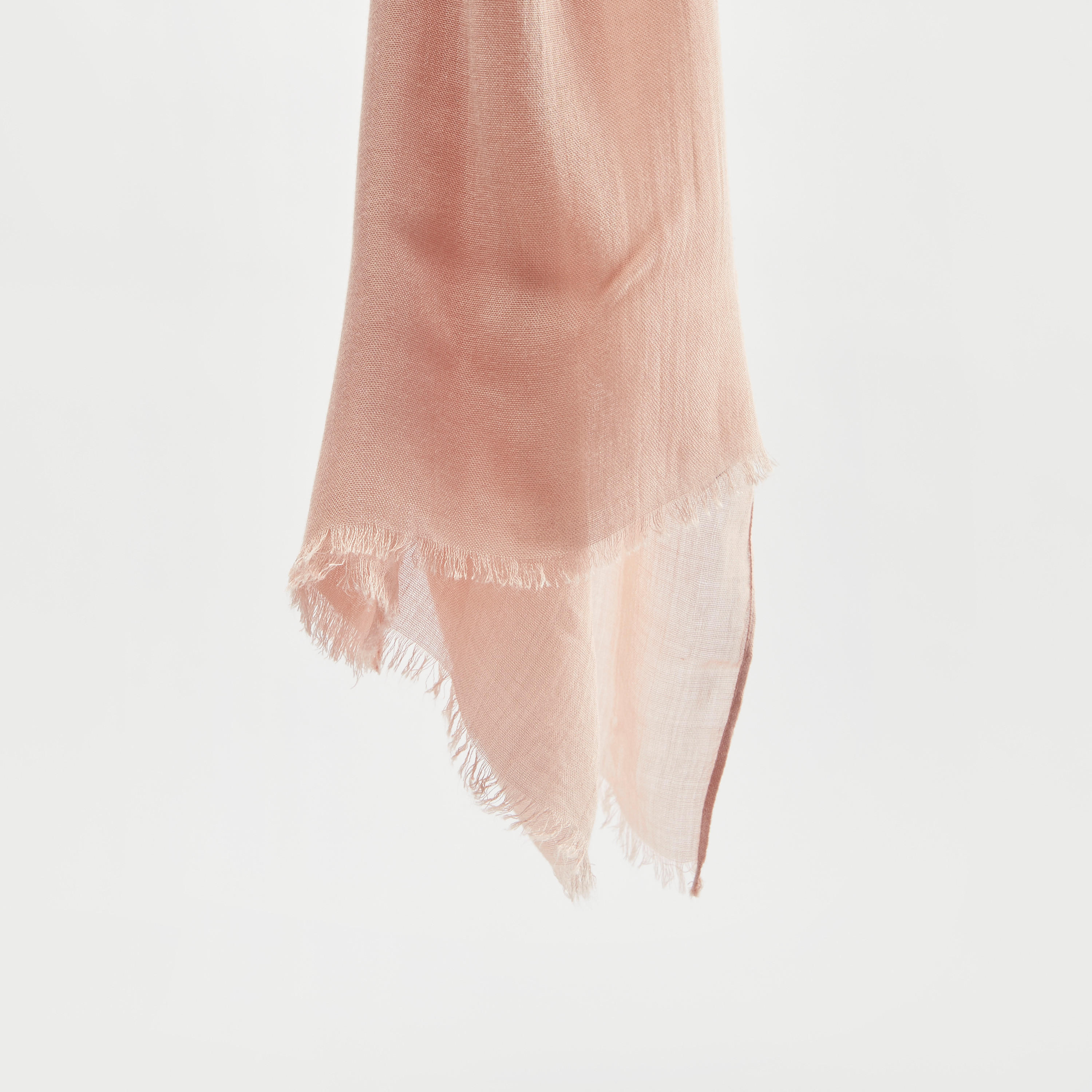 وشاح سادة بشراشيب من جلوو-women-clothingaccessories-scarves-image-2