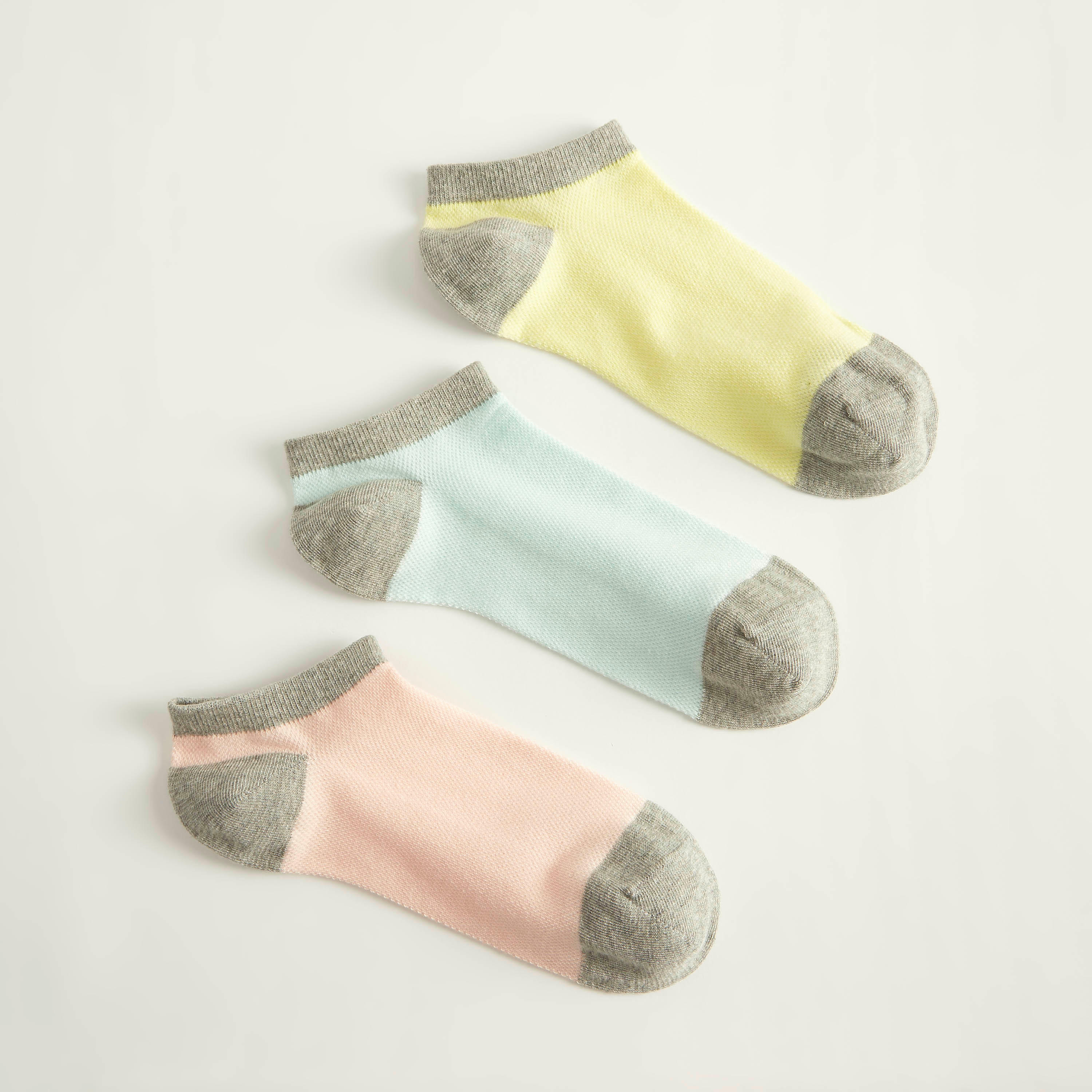 جوارب بطول الكاحل - طقم من 3-women-socksandstockings-image-4