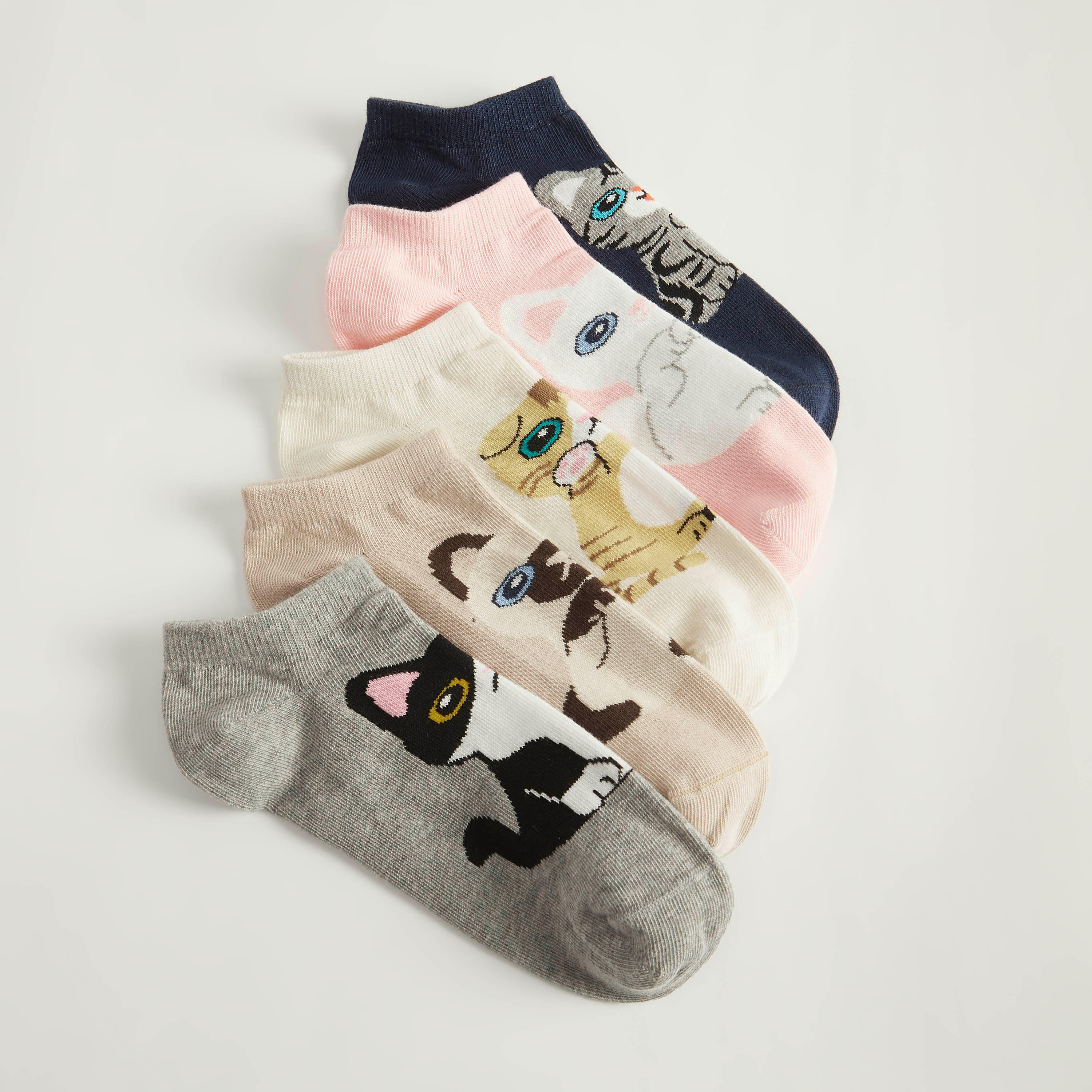 جوارب متنوّعة بطول الكاحل - طقم من 5-women-socksandstockings-image-3
