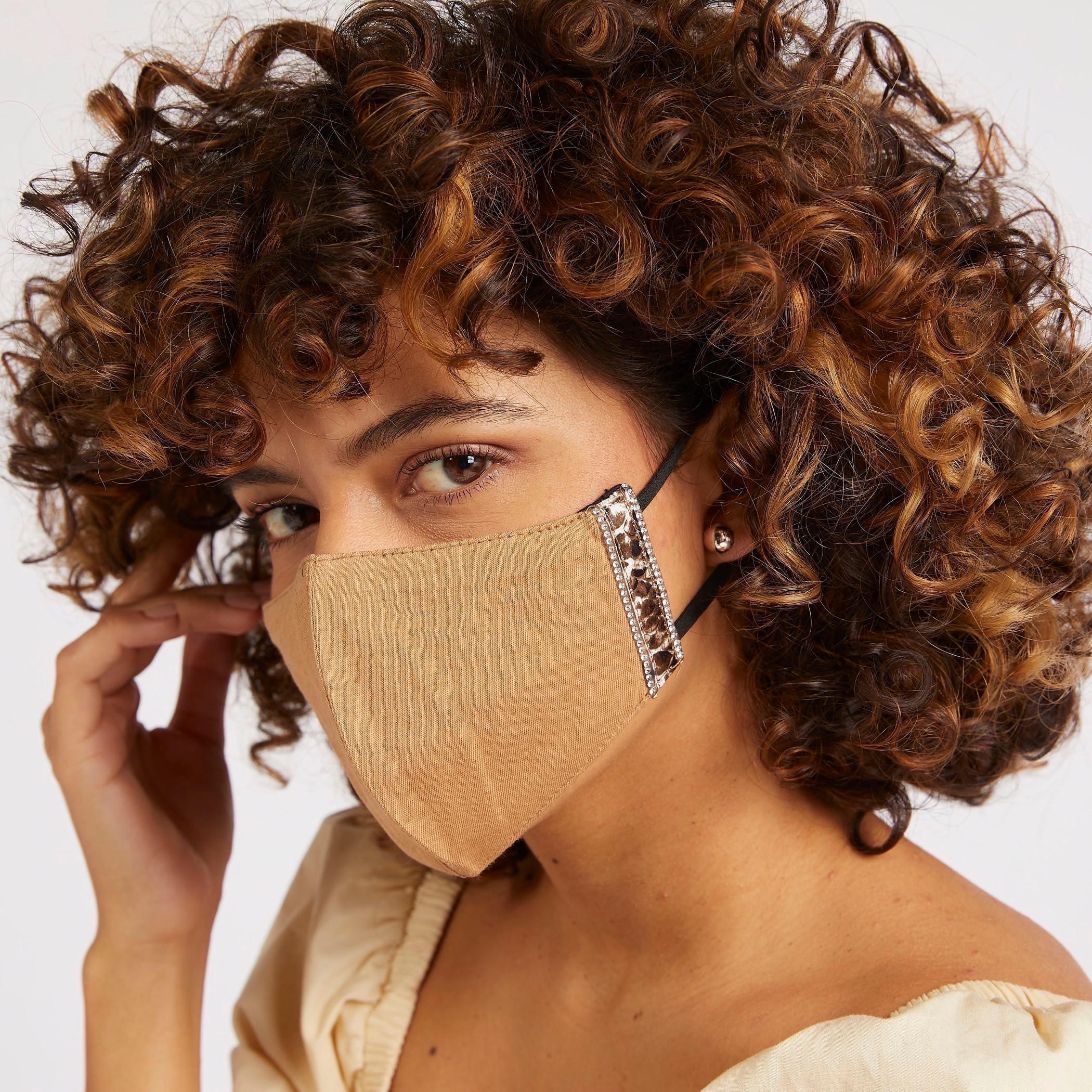 قناع وجه مضاد للغبار مزيّن بحلقات أذن مطاطية-women-clothingaccessories-fashionmasks-image-4